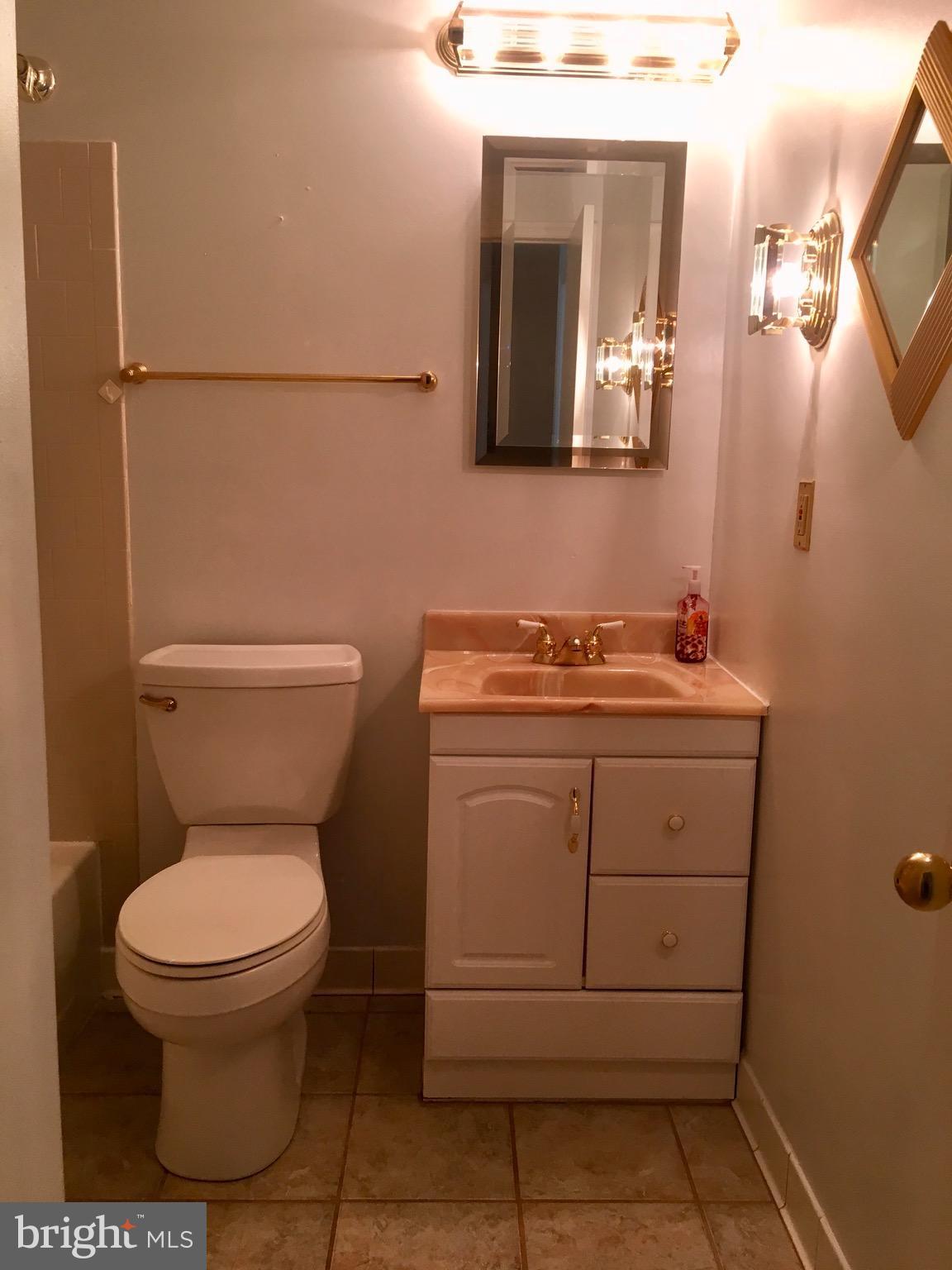 COLONY SQUARE - Residential