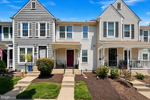 Photo of 6316 Chimney Wood Court, ALEXANDRIA, VA 22306 (MLS # VAFX2312398)