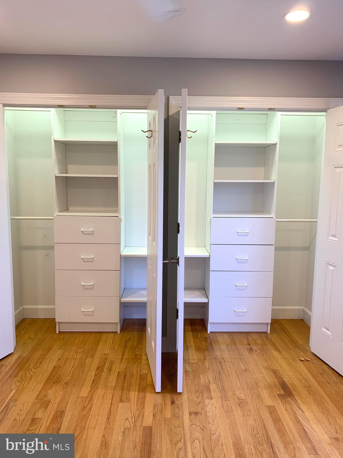 NORTH WOODSIDE - Residential