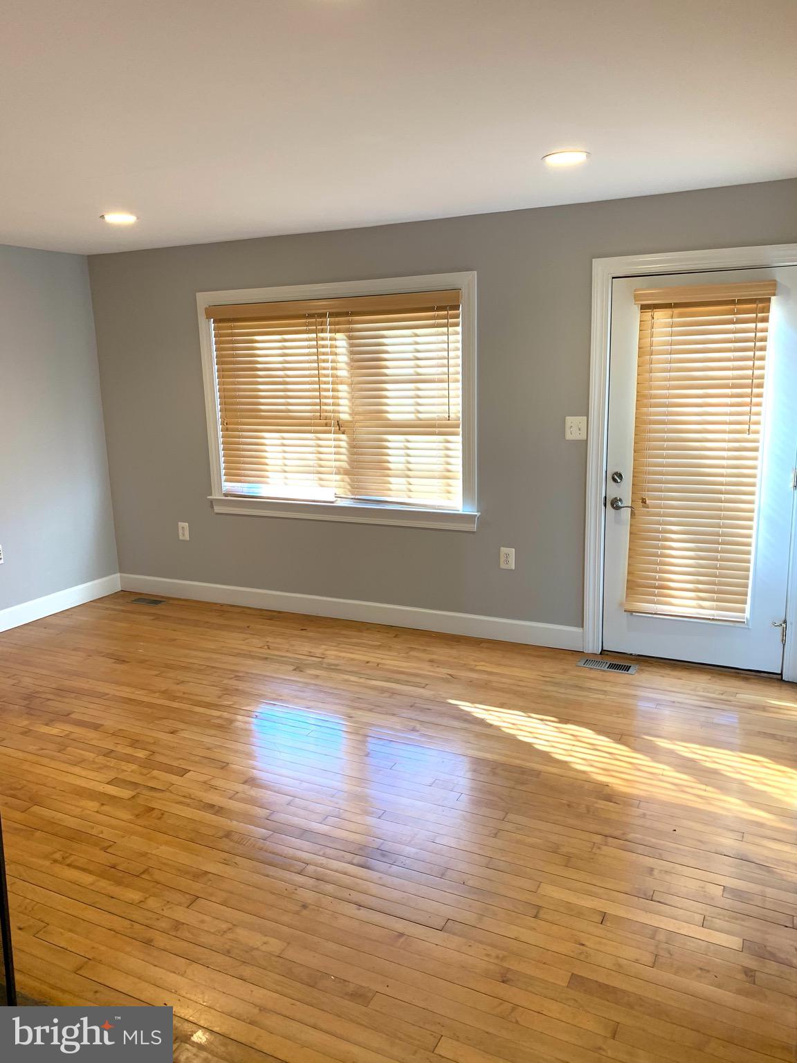 NORTH WOODSIDE - Residential