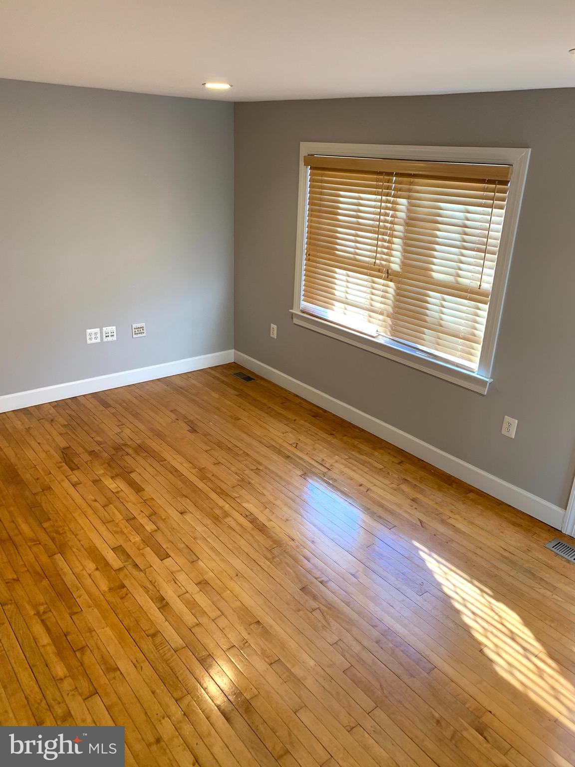 NORTH WOODSIDE - Residential