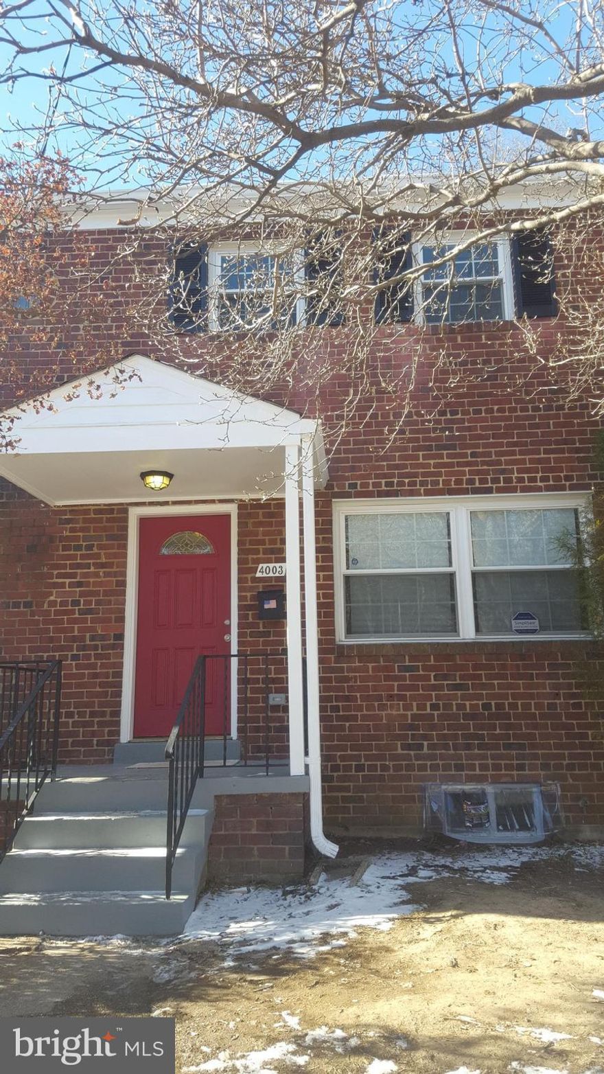 GORGEOUS NEW, NEW, NEW  RENOVATED HUGE 3 LEVEL TOWNHOUSE. basement could be used as 4th bedroom. Hardwood floors, gourmet KITCHEN,with granite countertops, stainless and custom cabinets. Bight and open floor plans. upgraded baths with tiled shower surrounds, tiles floors and new vanities. New paint and carpet, new Windows and HVAC. Huge backyard ,close to shopping, metro, easy access to DC!