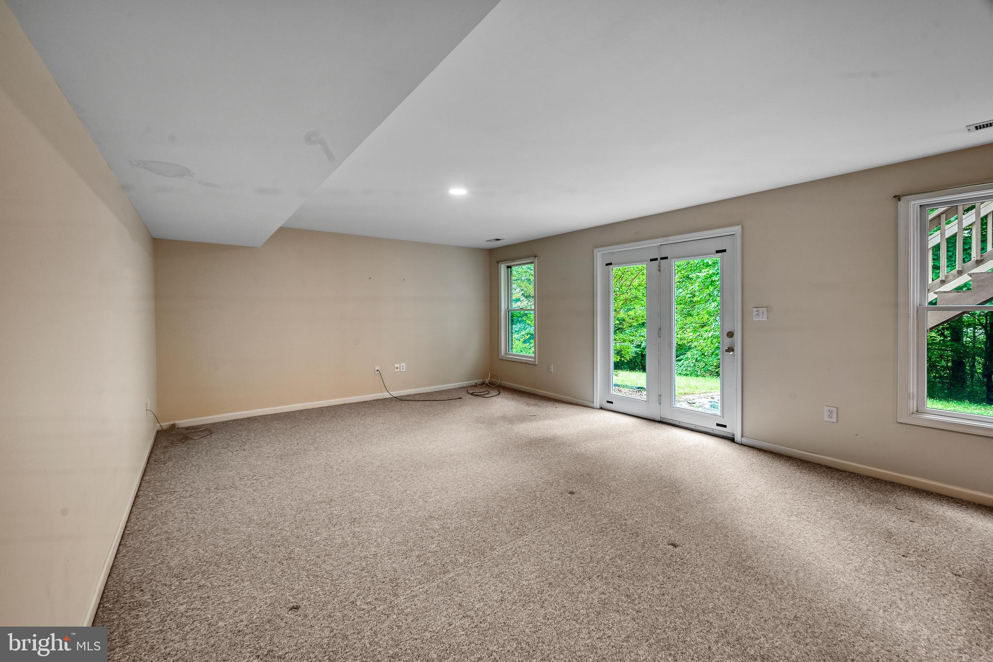 COURTHOUSE CROSSINGS - Residential
