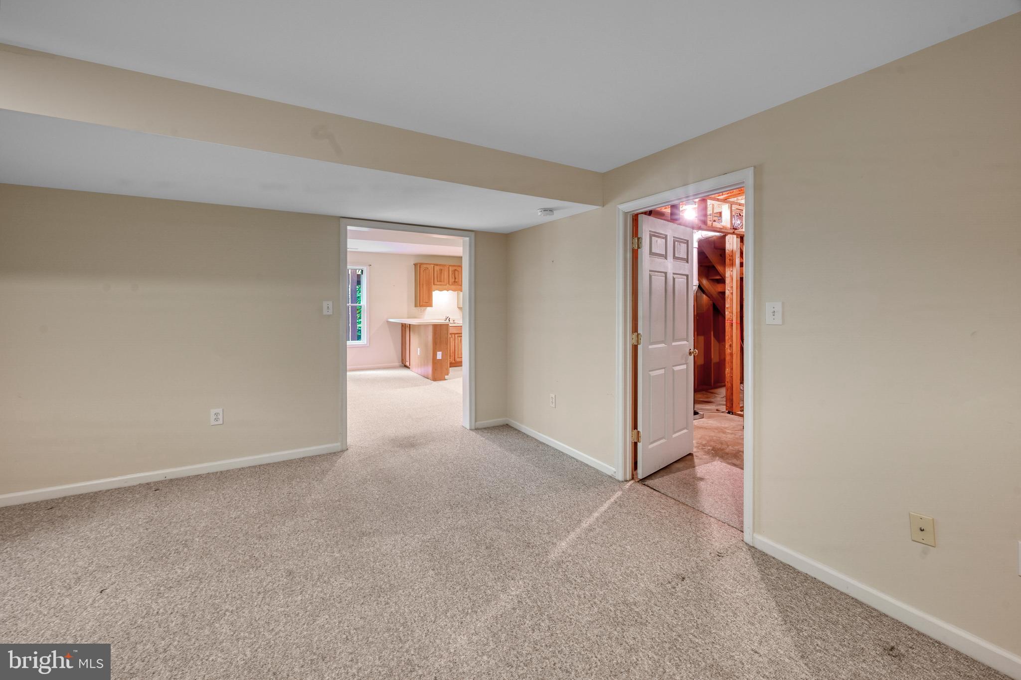 COURTHOUSE CROSSINGS - Residential