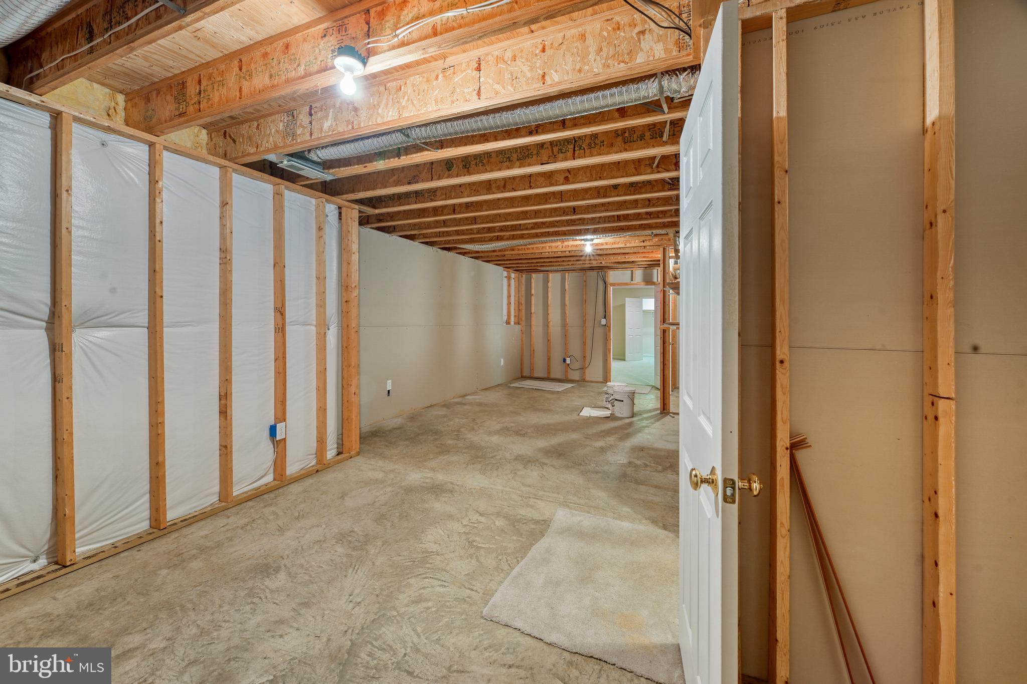 COURTHOUSE CROSSINGS - Residential