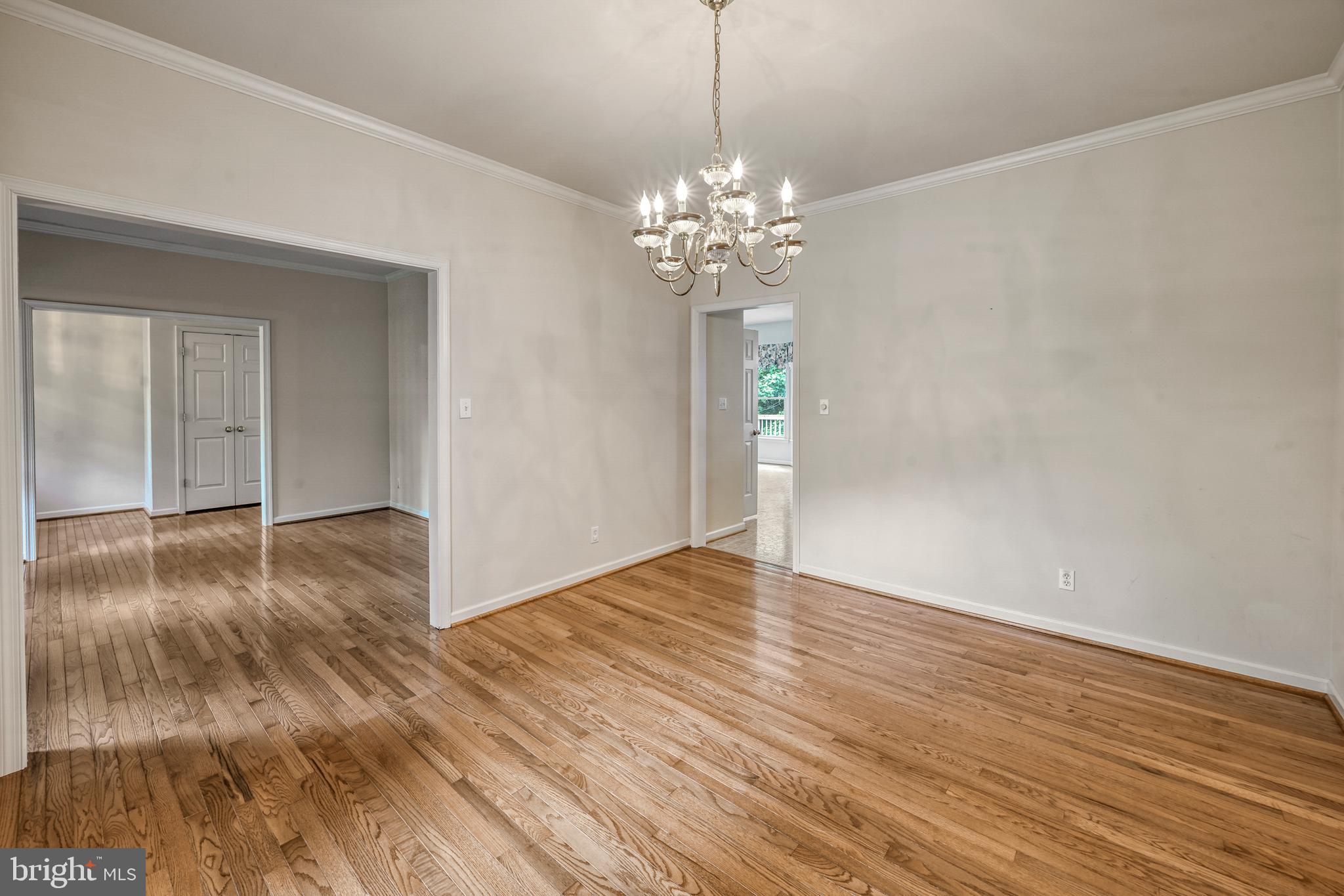 COURTHOUSE CROSSINGS - Residential