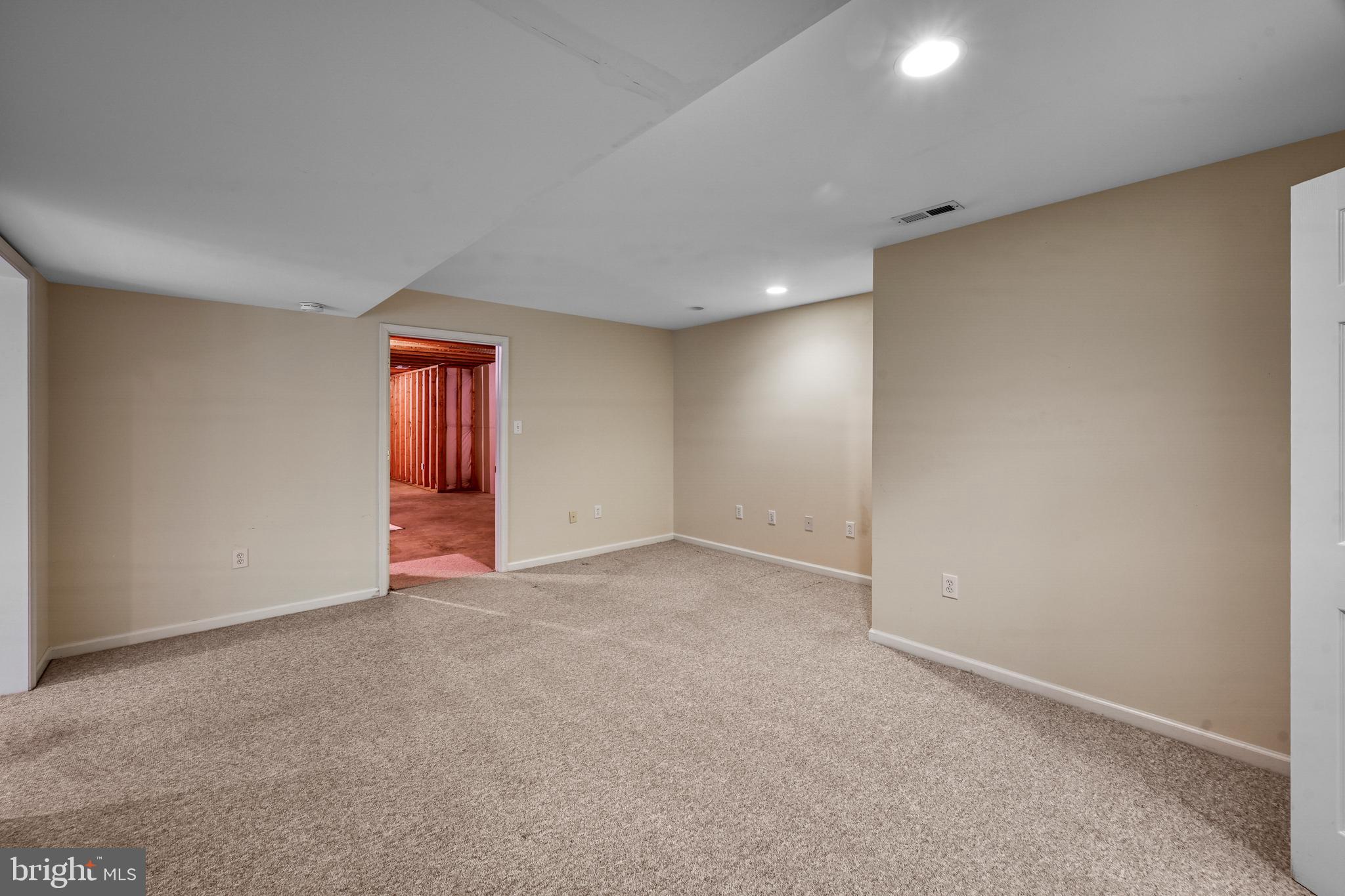 COURTHOUSE CROSSINGS - Residential