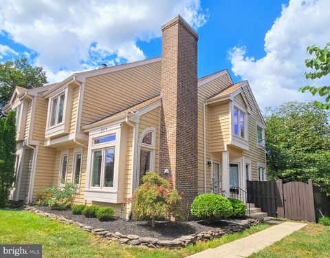 1074 TREVINO LANE HERNDON VA 20170