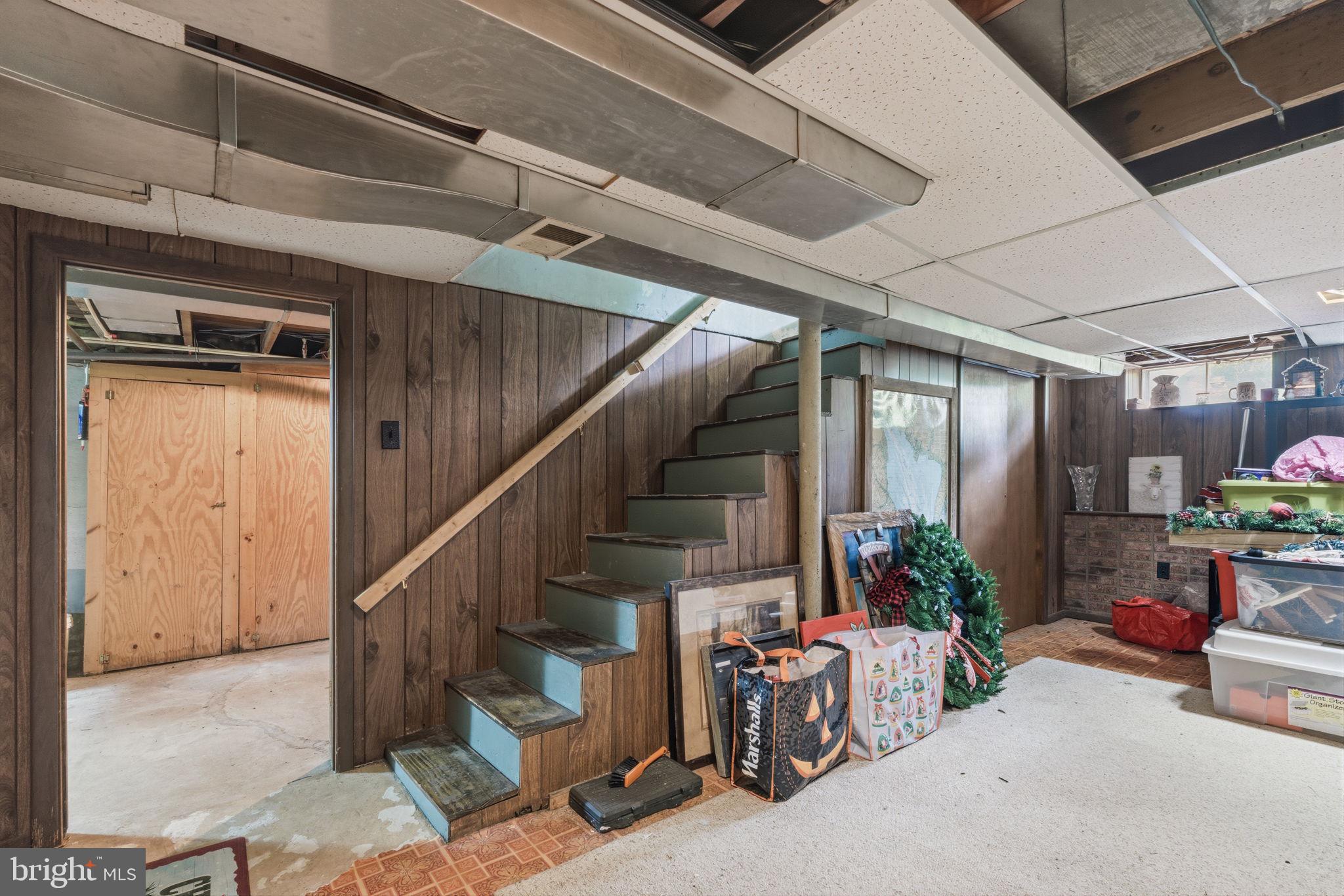 WEIR FARM - Residential