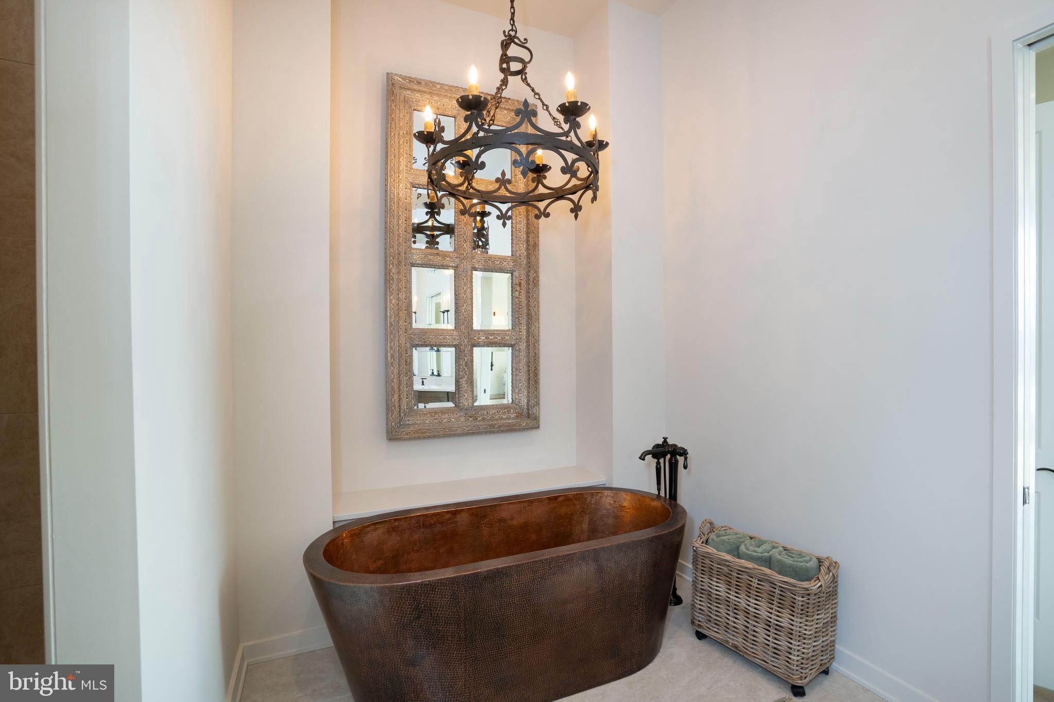 101 NORTH QUEEN - Residential