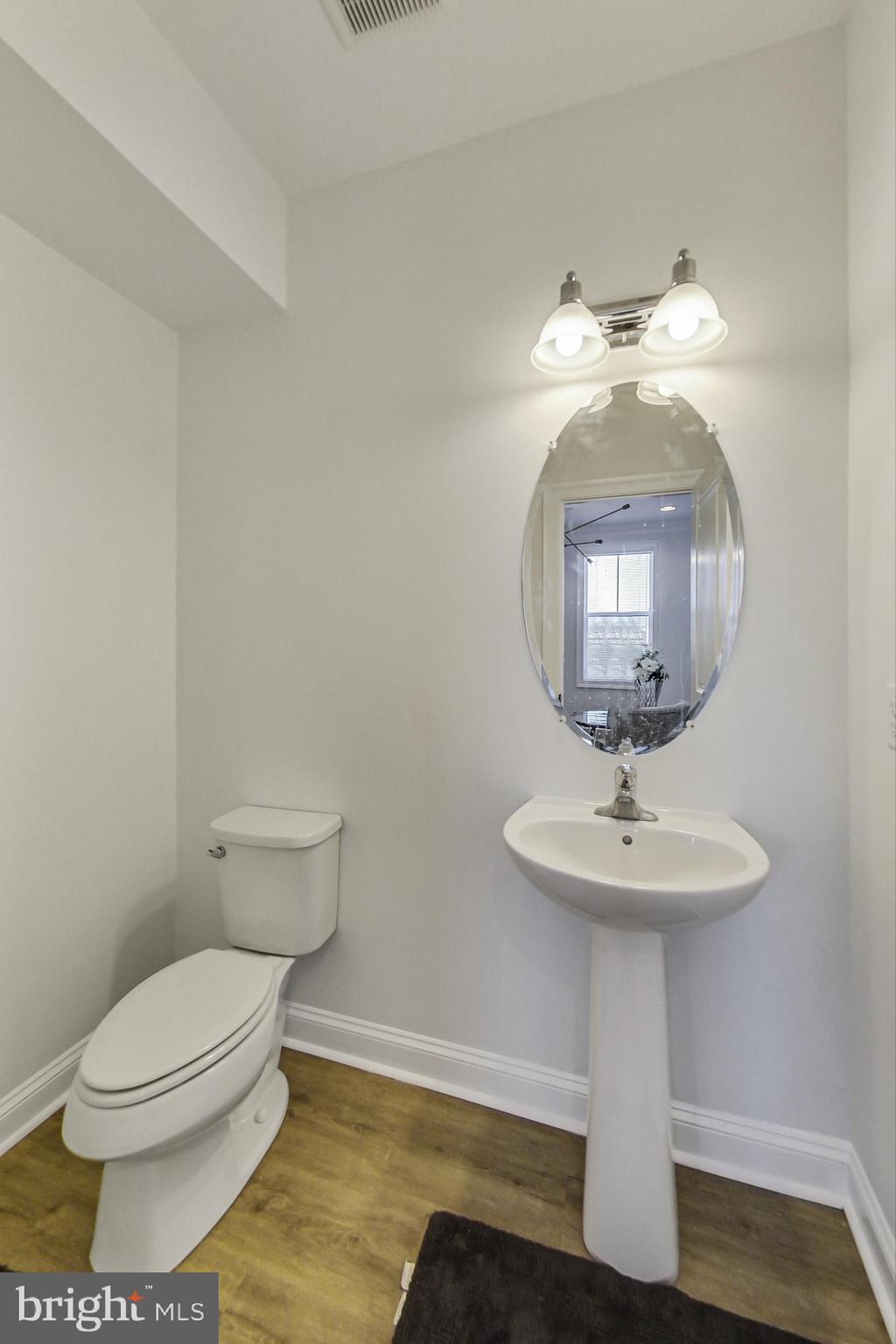 POTOMAC OVERLOOK AT NATIONAL HARBOR - Residential Lease