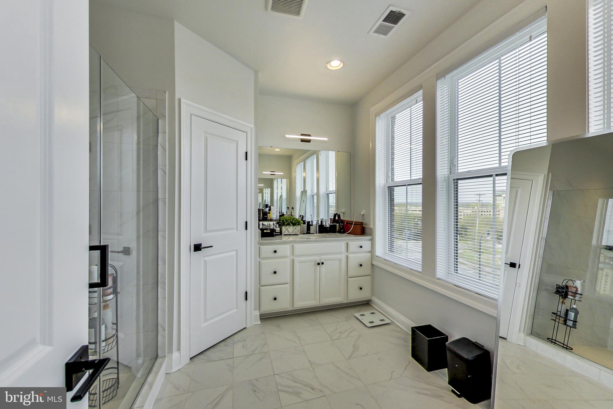 POTOMAC OVERLOOK AT NATIONAL HARBOR - Residential Lease