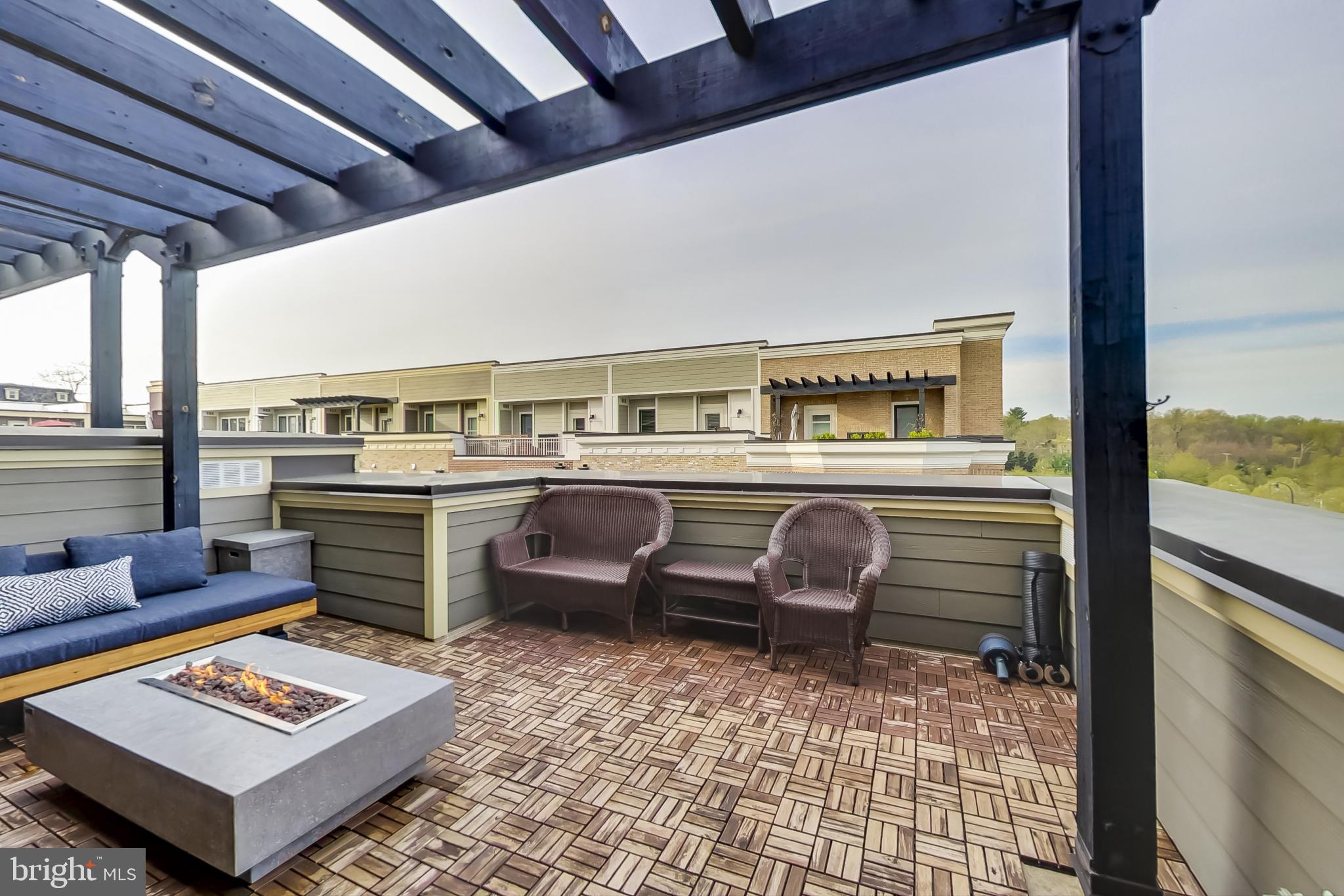 POTOMAC OVERLOOK AT NATIONAL HARBOR - Residential Lease