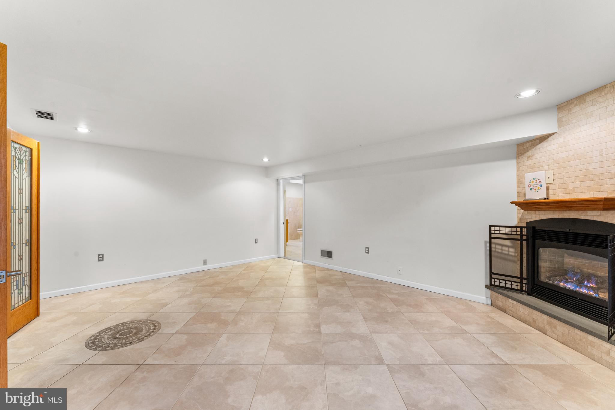 HOLIDAY HILLS - Residential