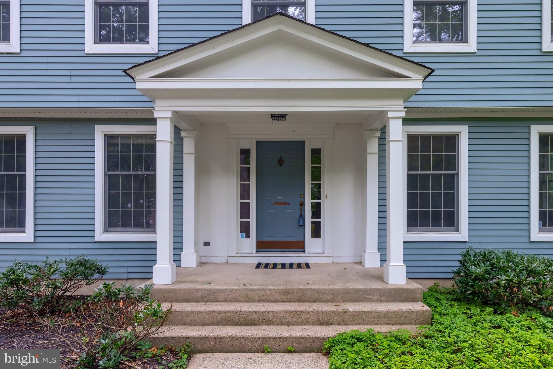 4 BOOKBINDER COURT