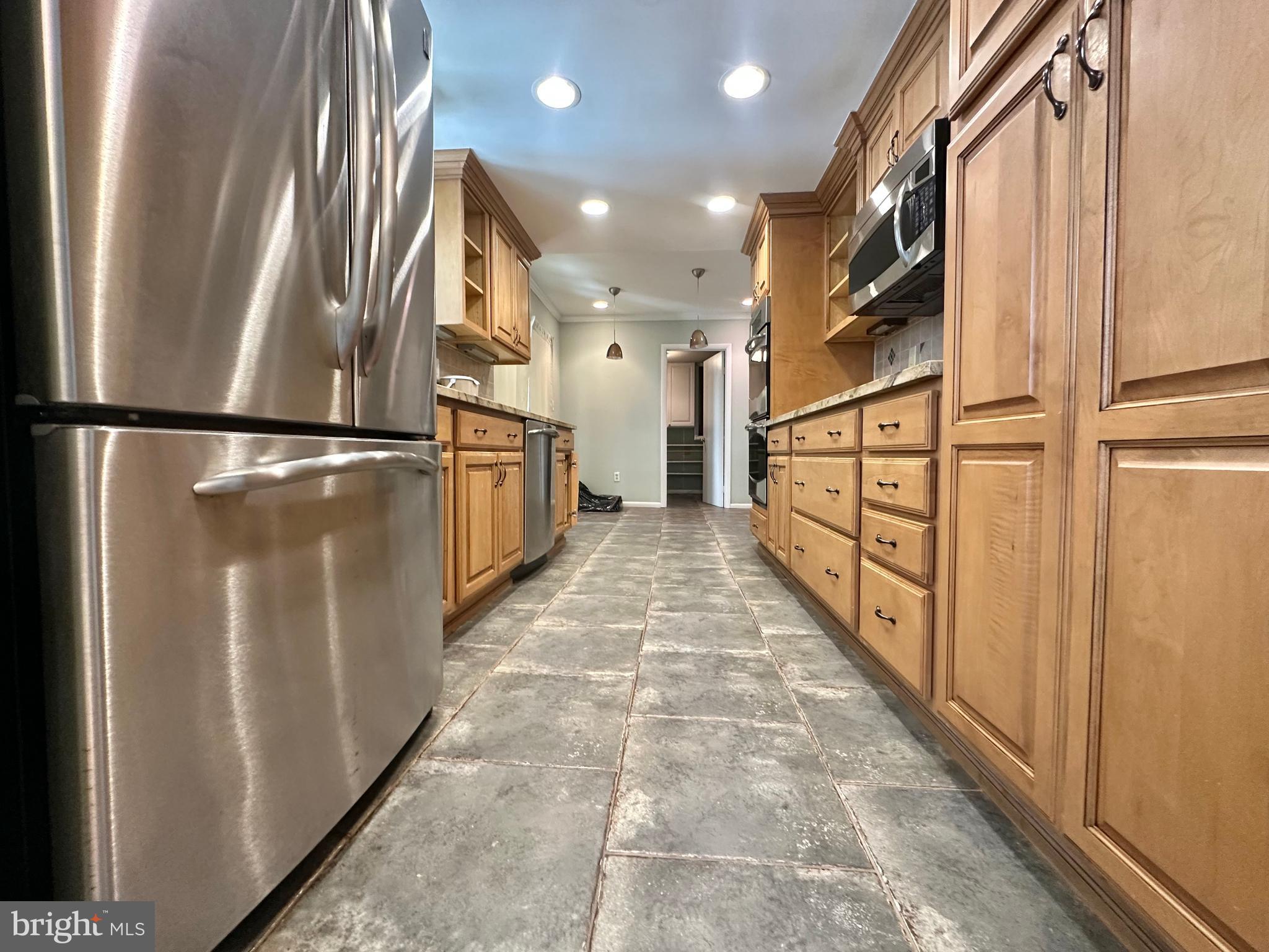 INDIAN QUEEN EAST - Residential Lease