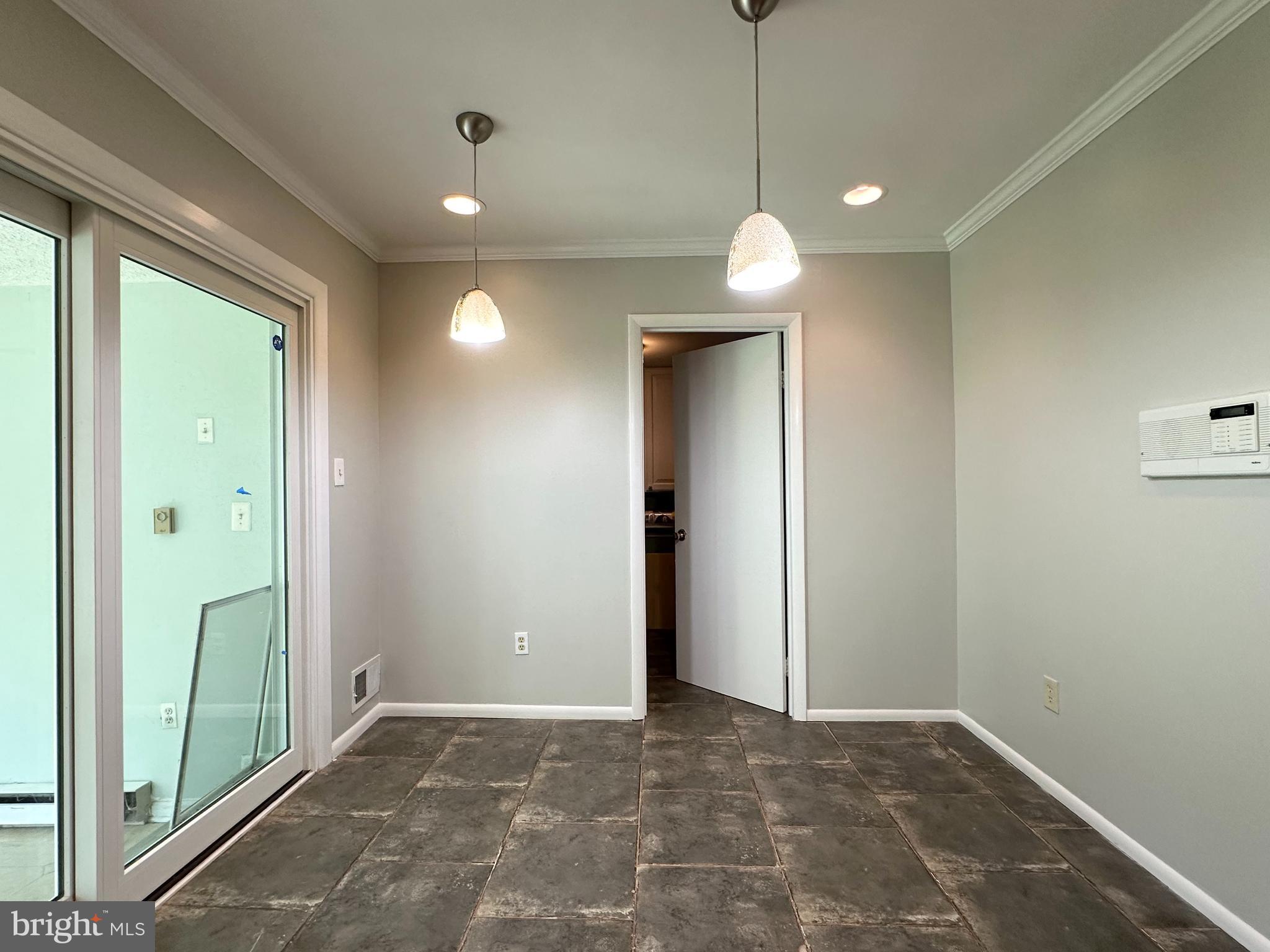 INDIAN QUEEN EAST - Residential Lease