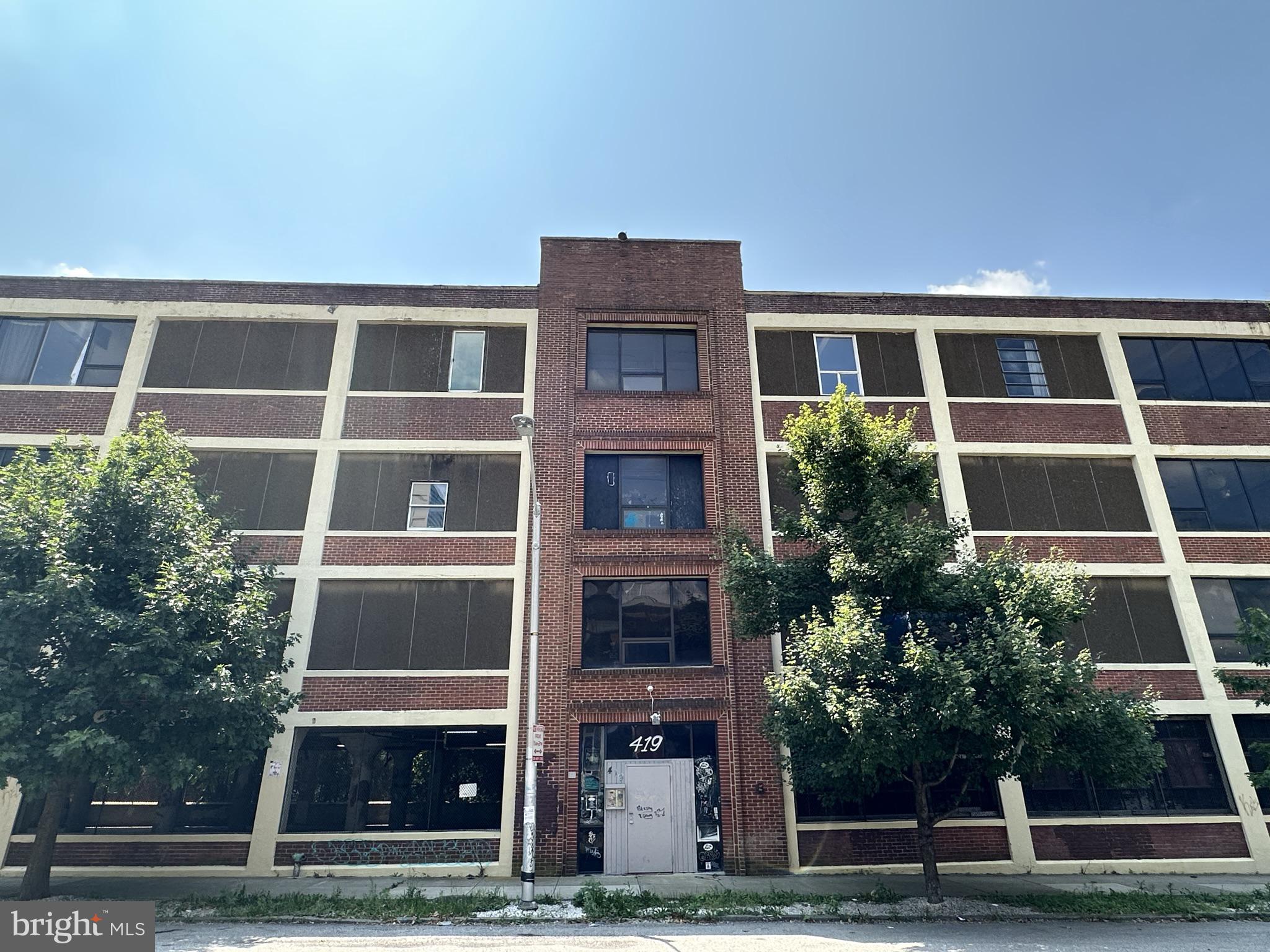 419-433 EAST OLIVER