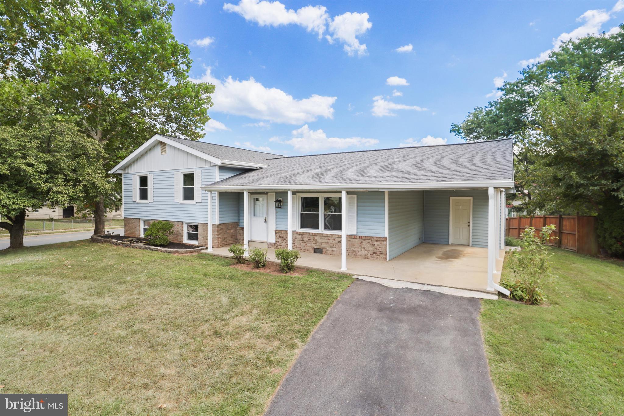 736 N YORK ROAD