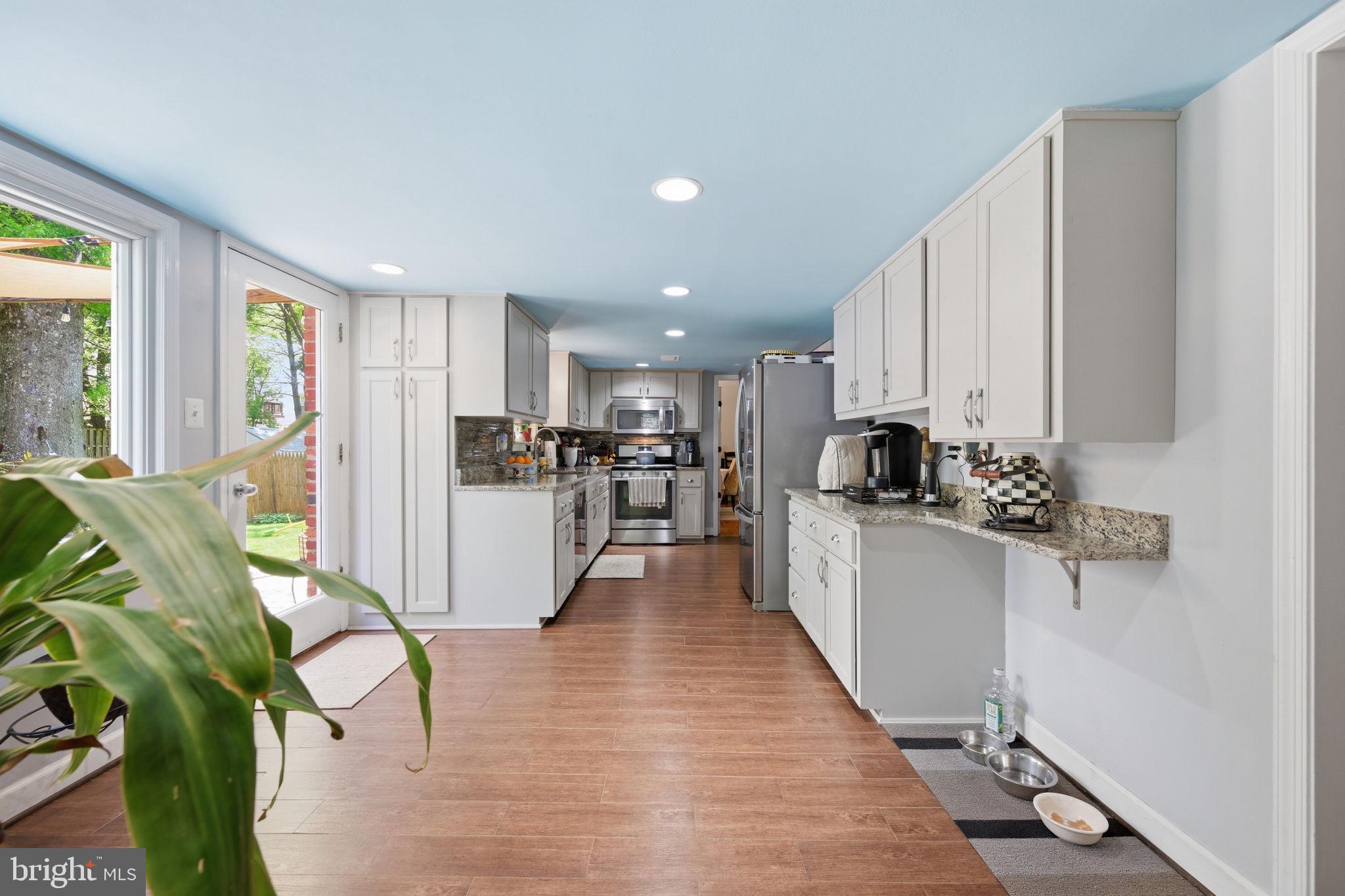WALNUT HILL - Residential