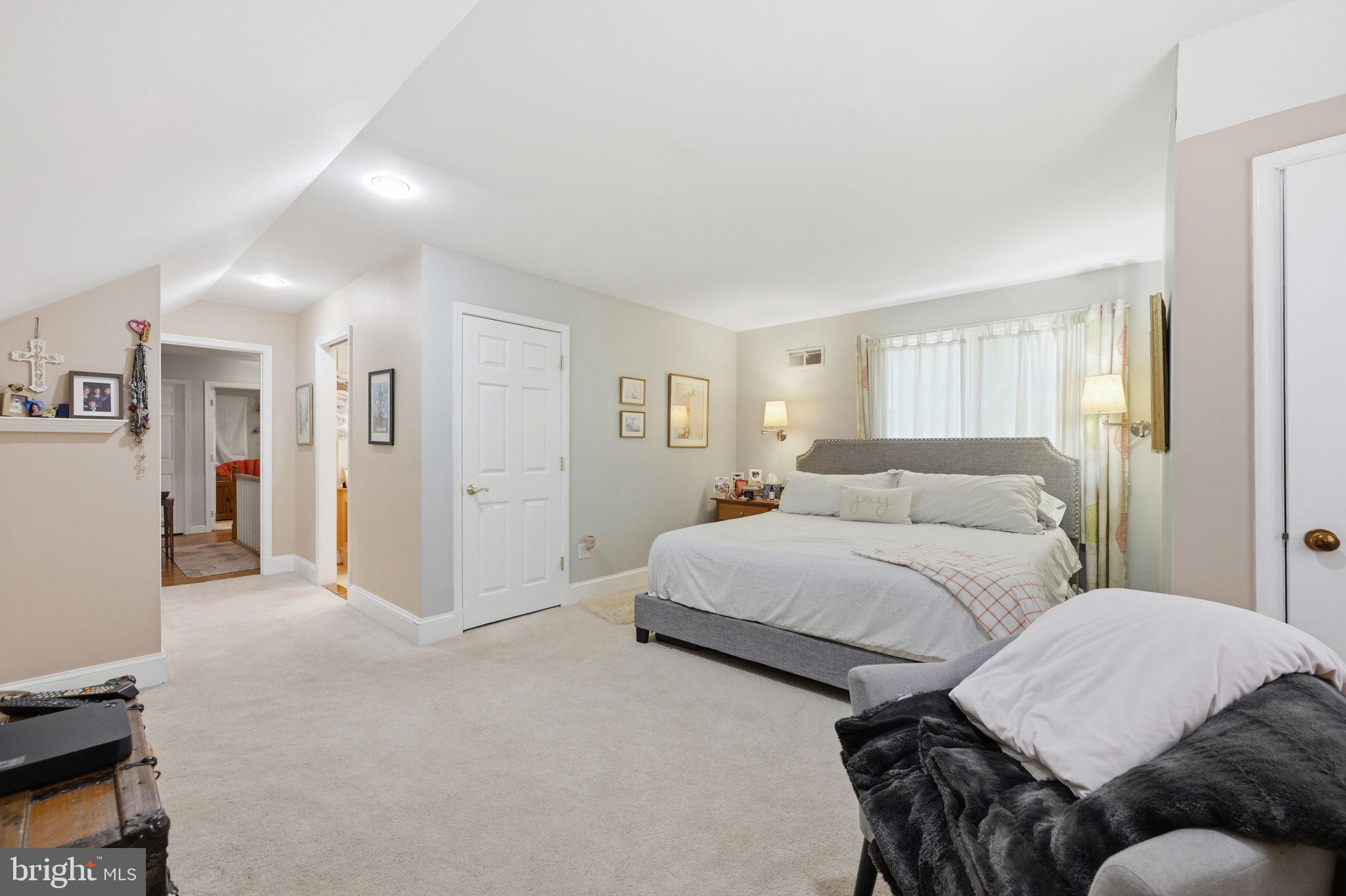 WALNUT HILL - Residential