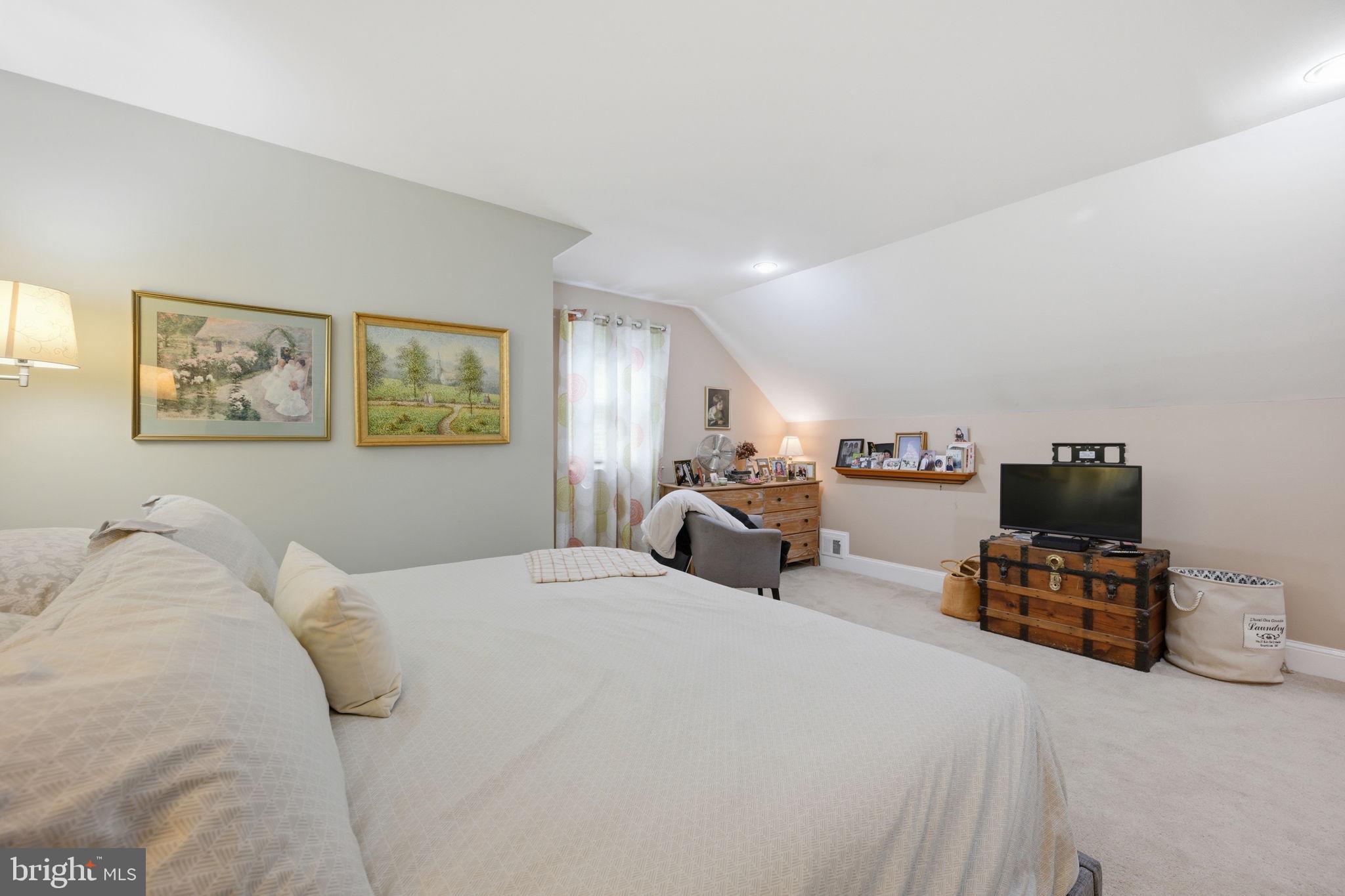 WALNUT HILL - Residential