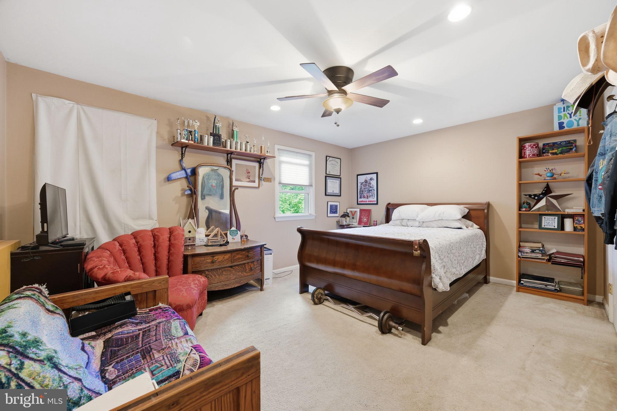WALNUT HILL - Residential