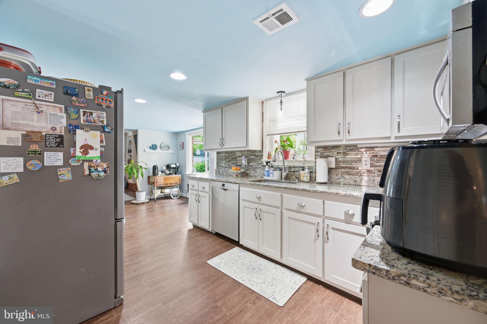 WALNUT HILL - Residential