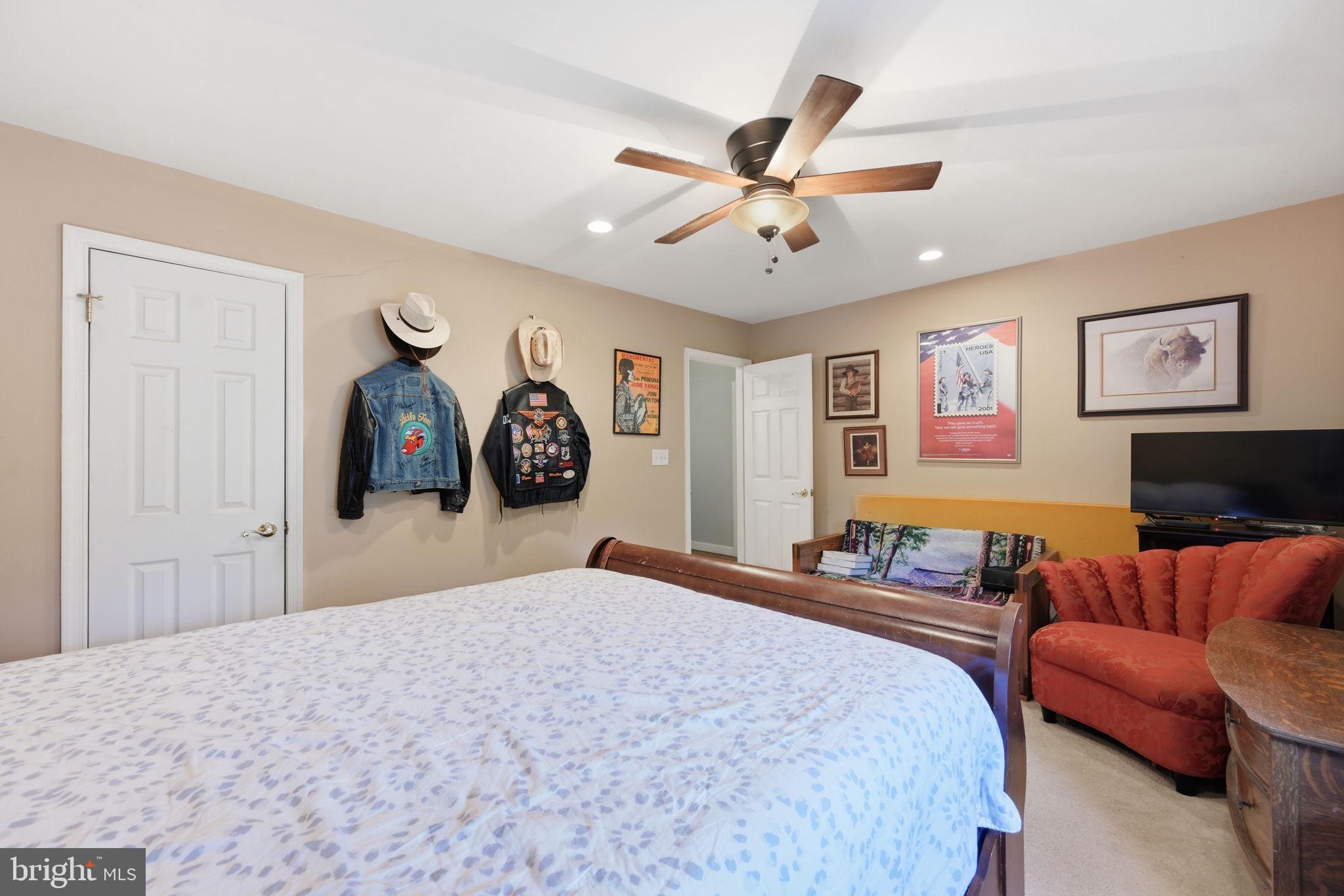 WALNUT HILL - Residential