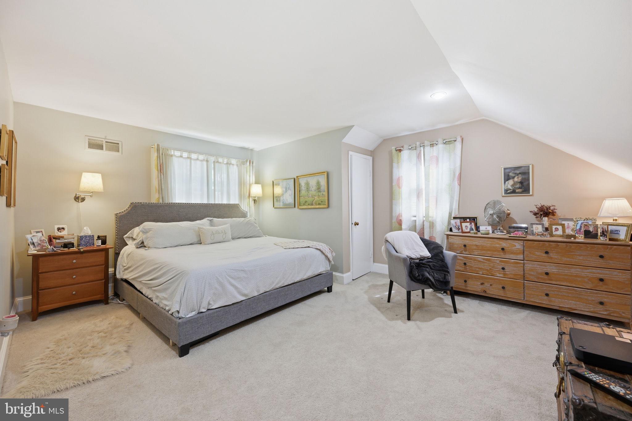 WALNUT HILL - Residential