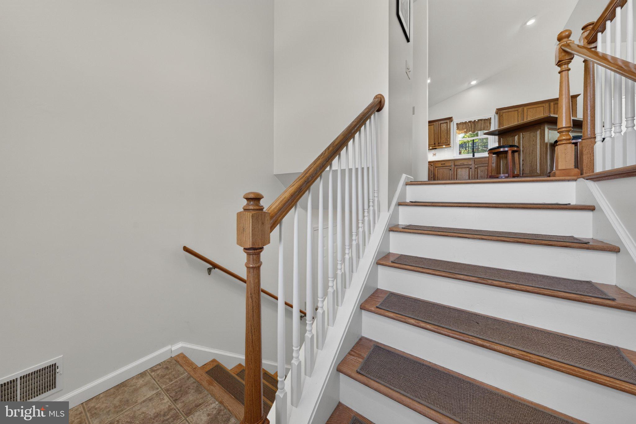 686 W WYNONAH DRIVE