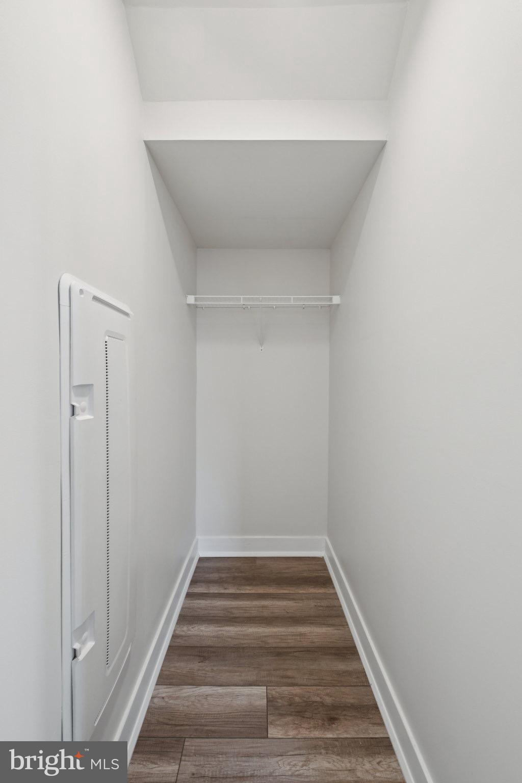 WATERSIDE - Residential