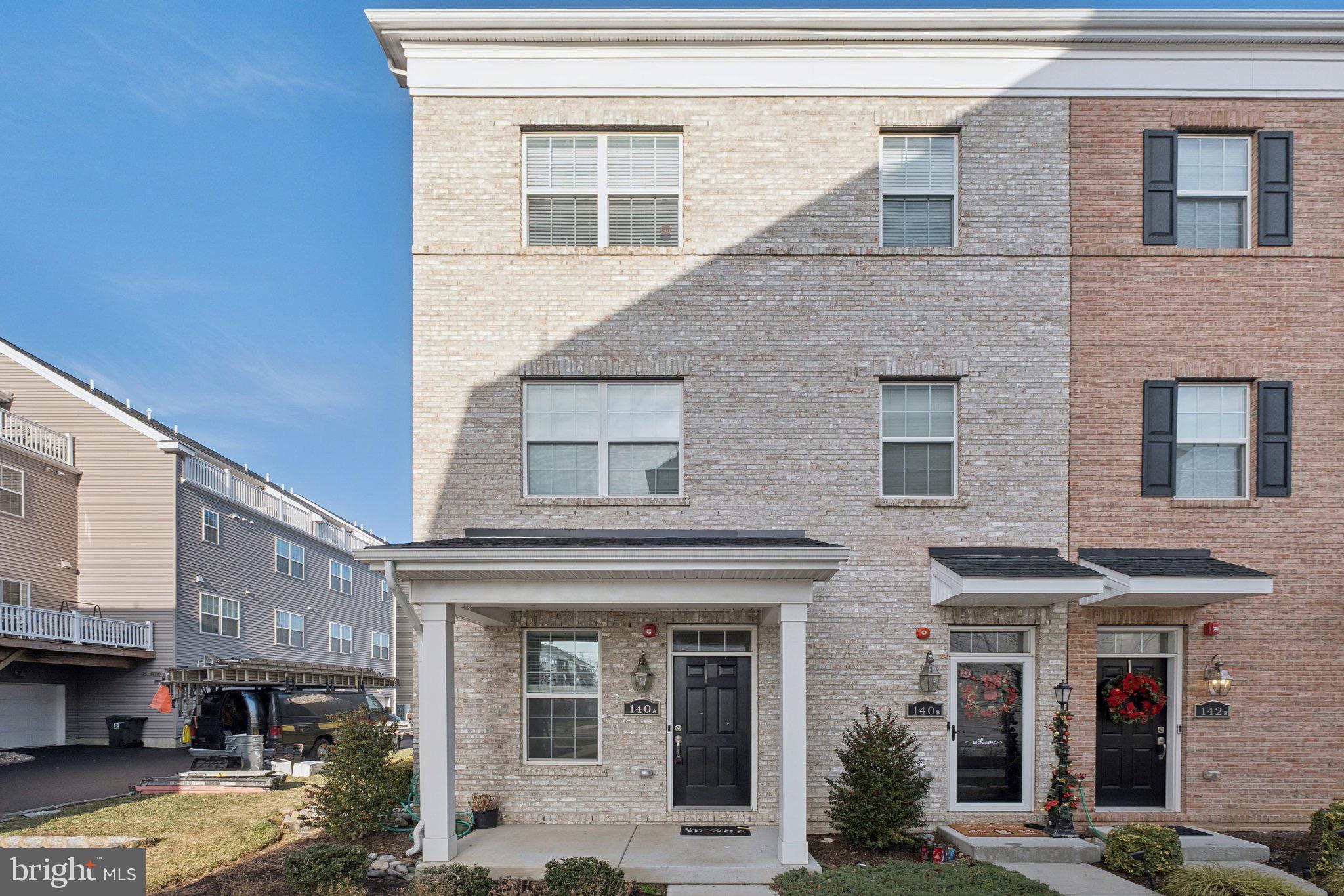 WATERSIDE - Residential