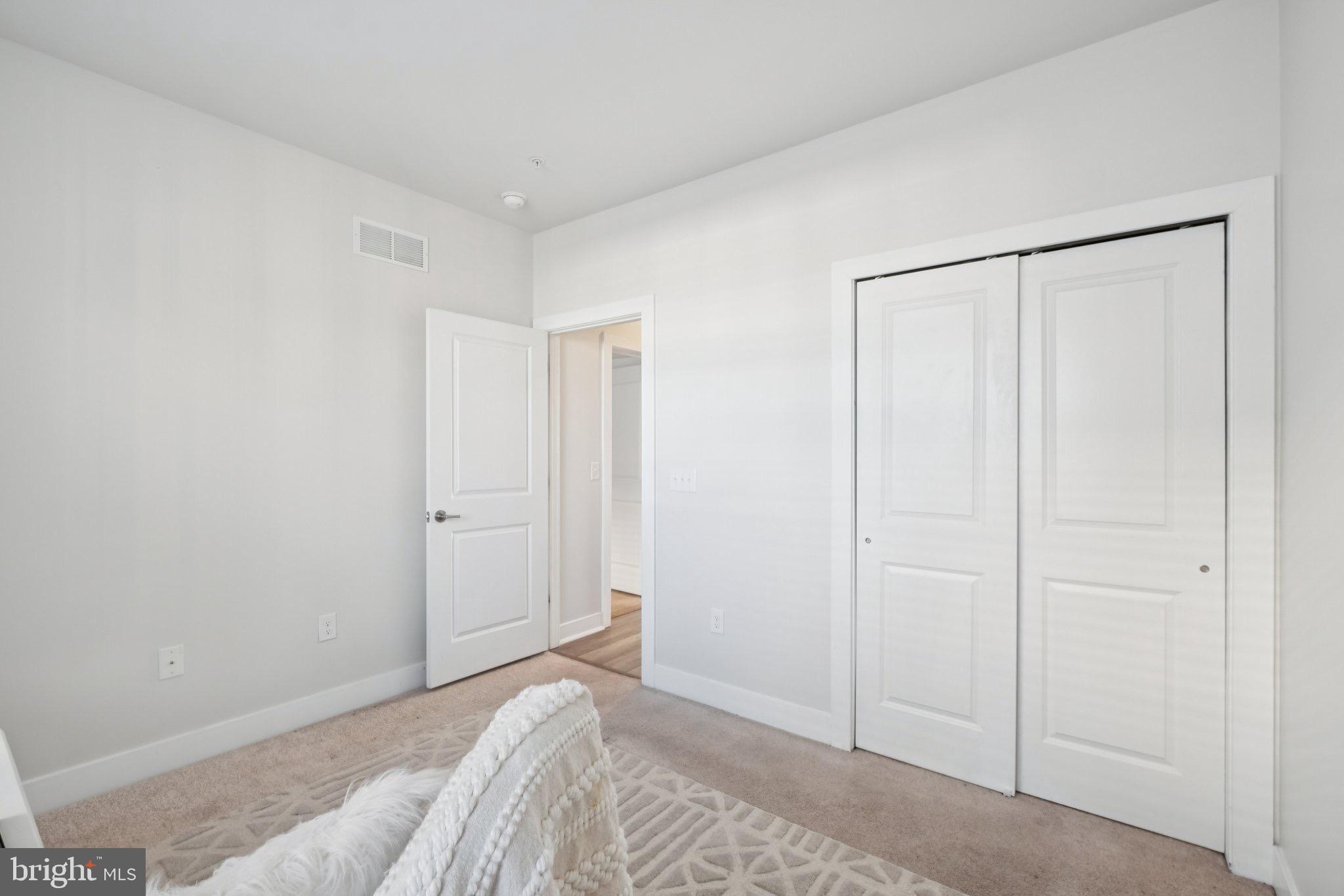 WATERSIDE - Residential