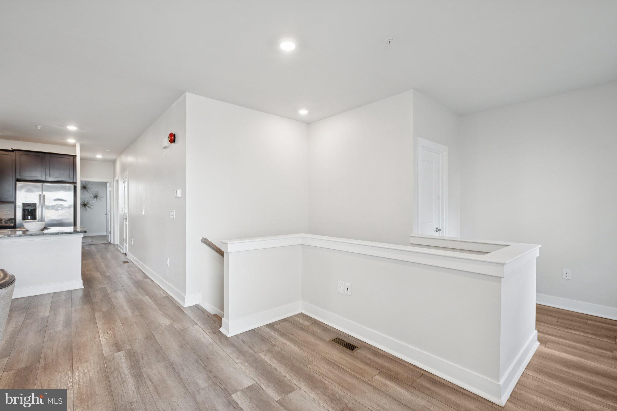 WATERSIDE - Residential