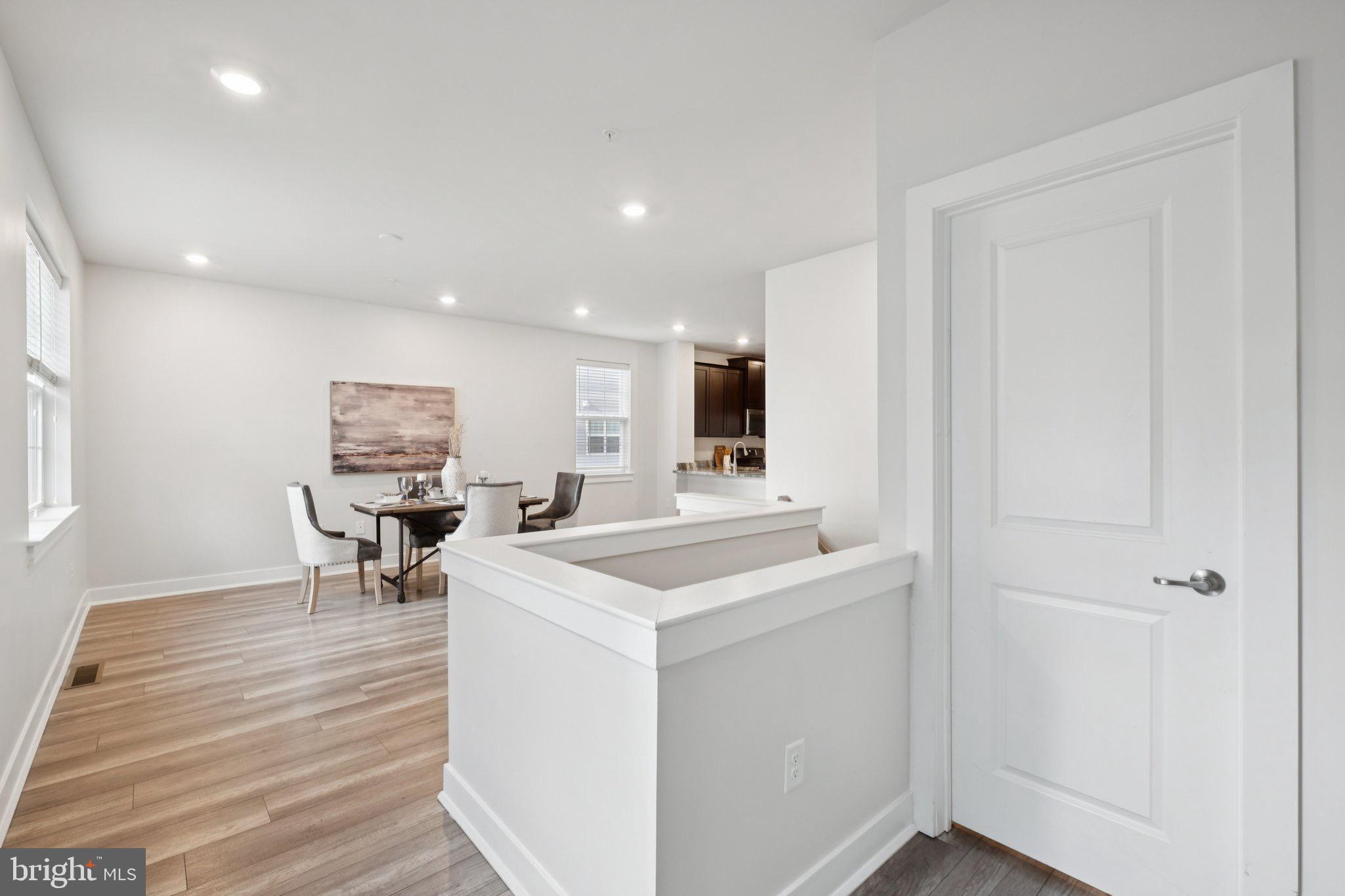 WATERSIDE - Residential