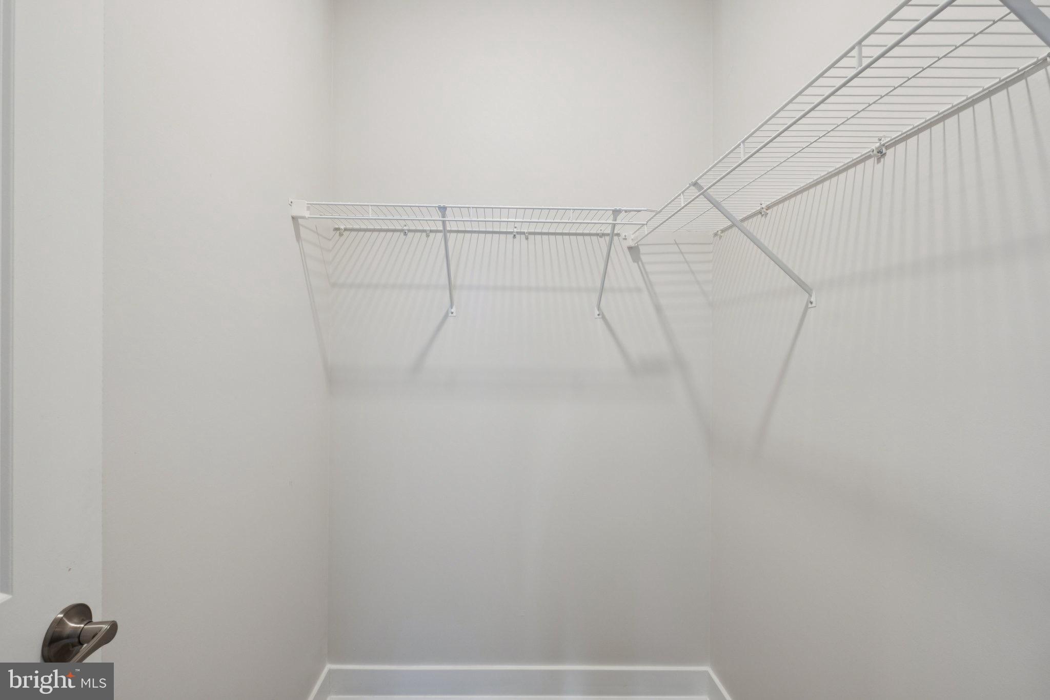 WATERSIDE - Residential