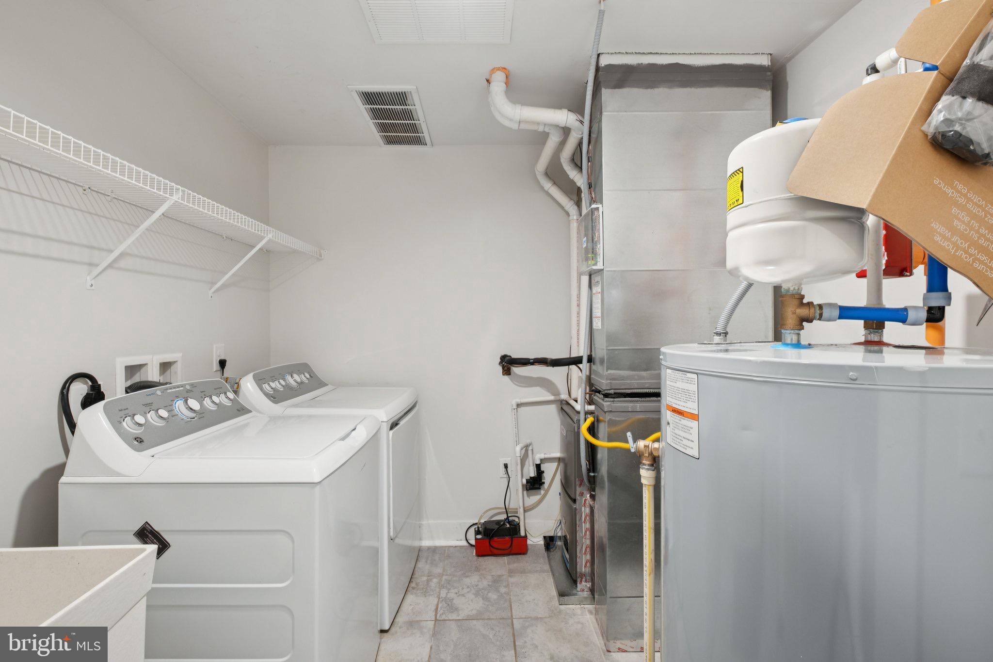 WATERSIDE - Residential