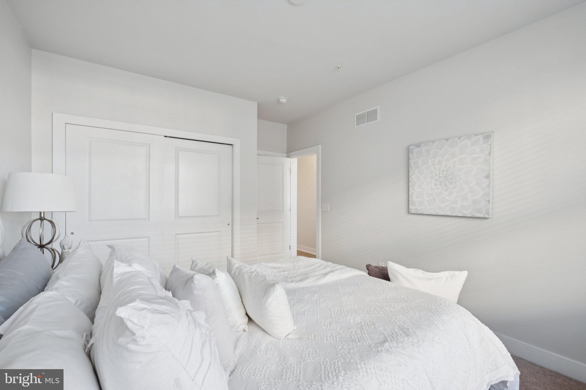 WATERSIDE - Residential