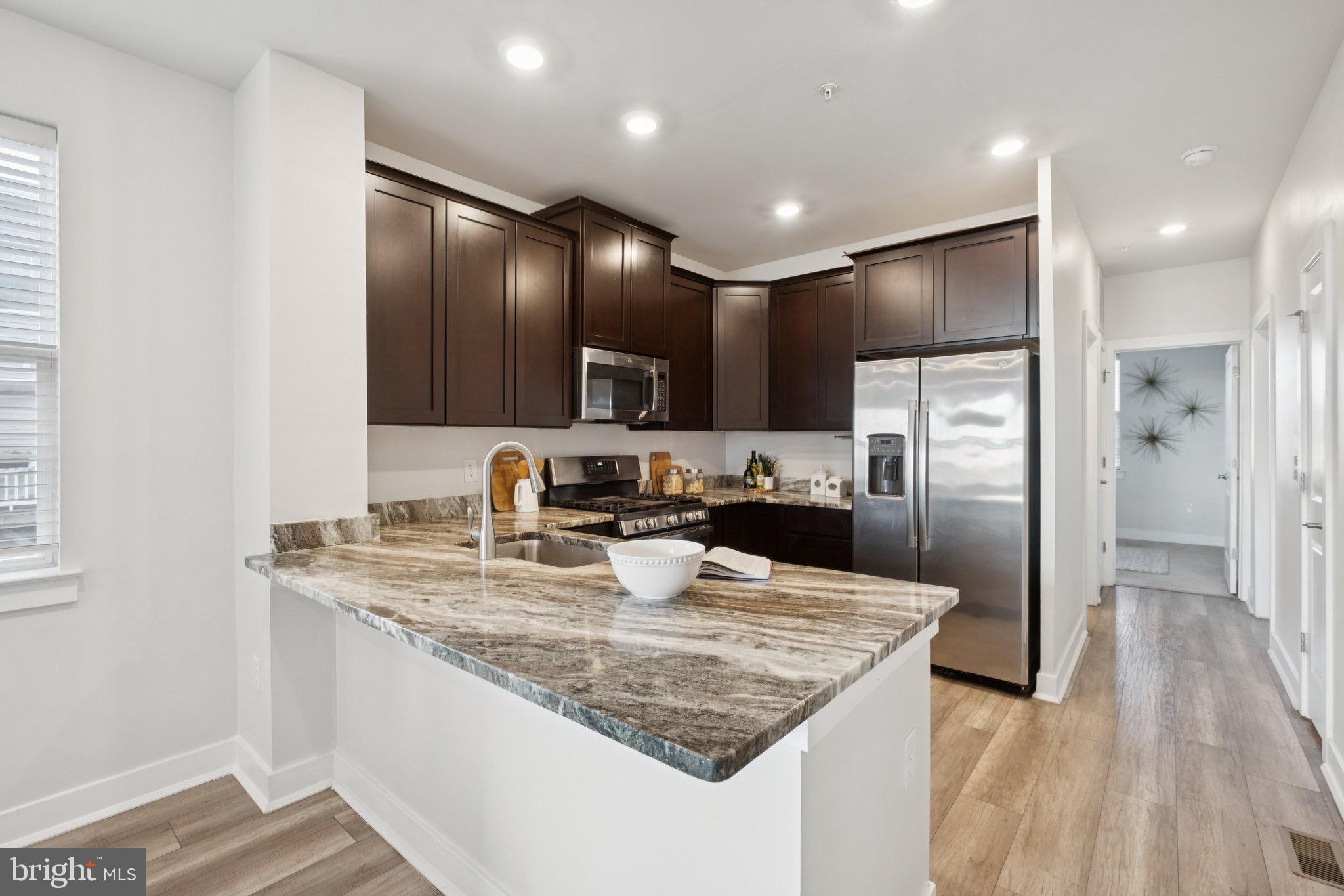 WATERSIDE - Residential