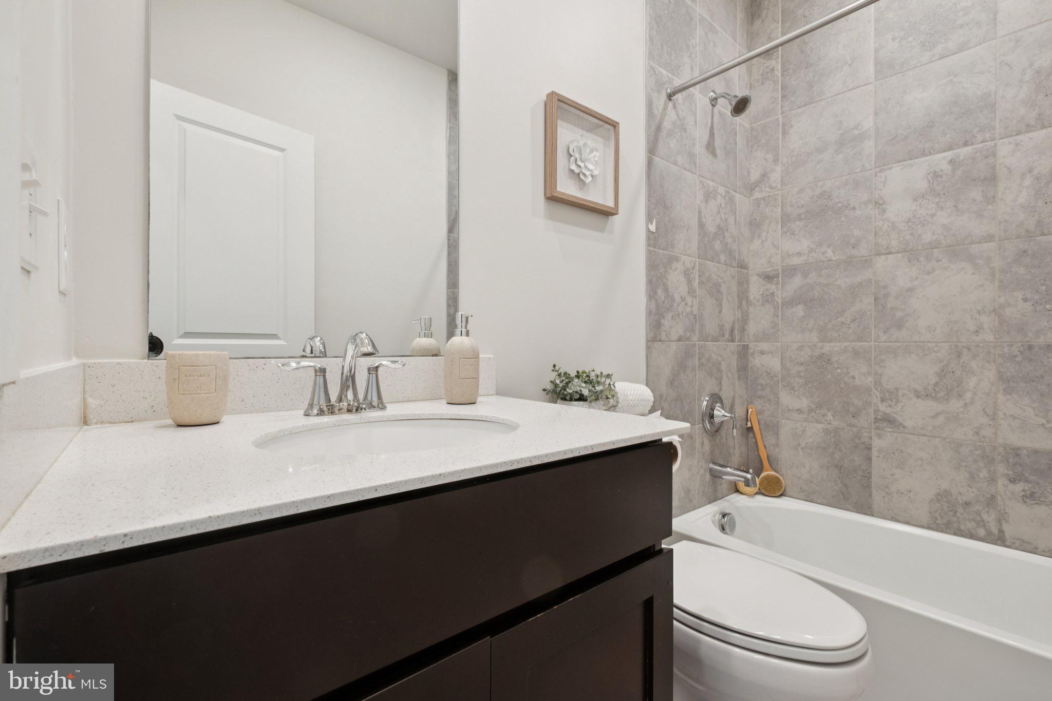 WATERSIDE - Residential