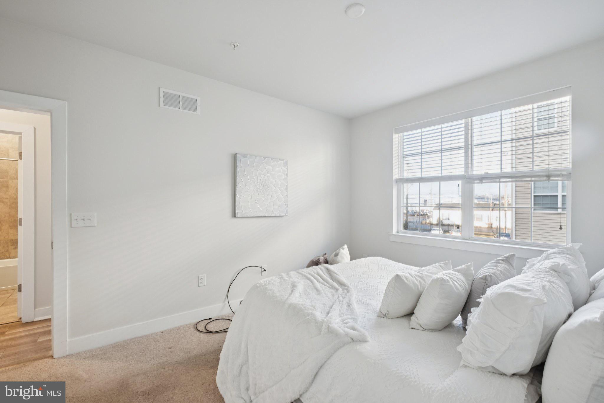 WATERSIDE - Residential