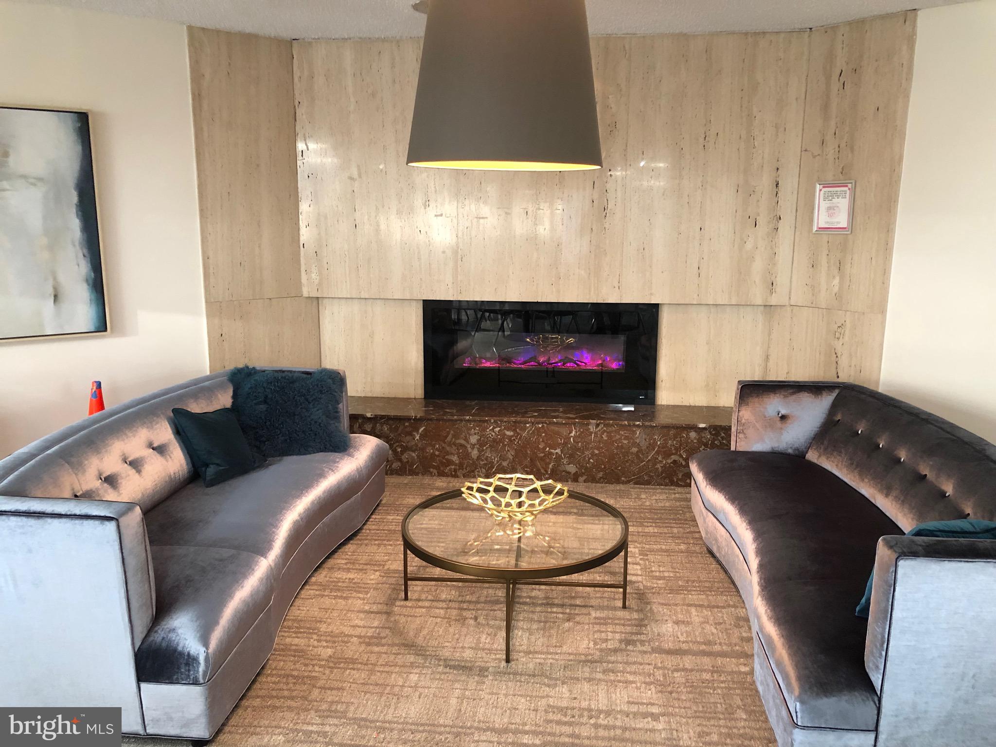 ALEXANDRIA KNOLLS - Residential