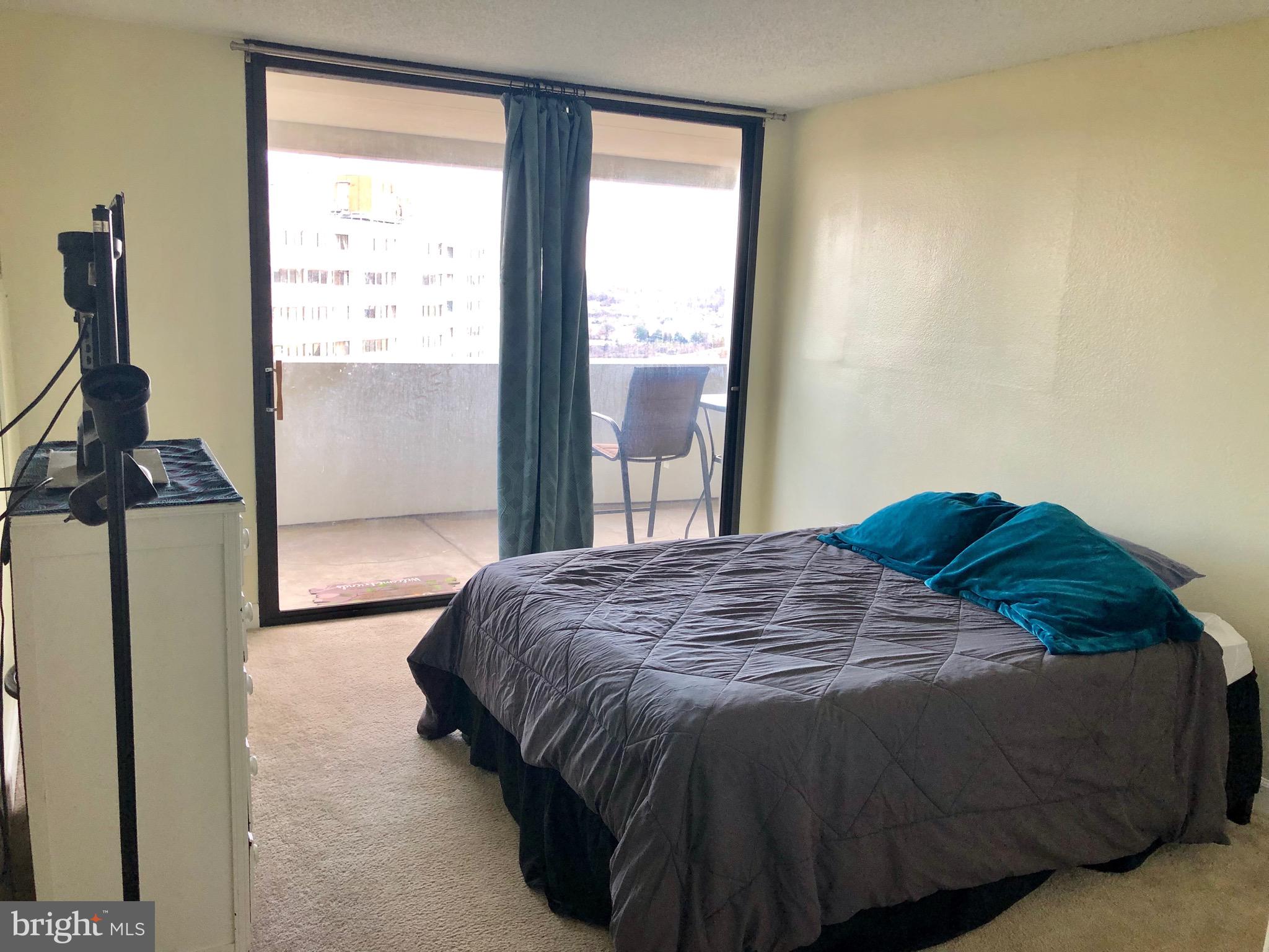 ALEXANDRIA KNOLLS - Residential