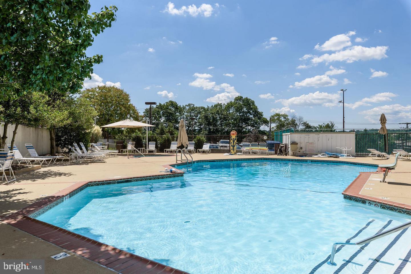 ALEXANDRIA KNOLLS - Residential