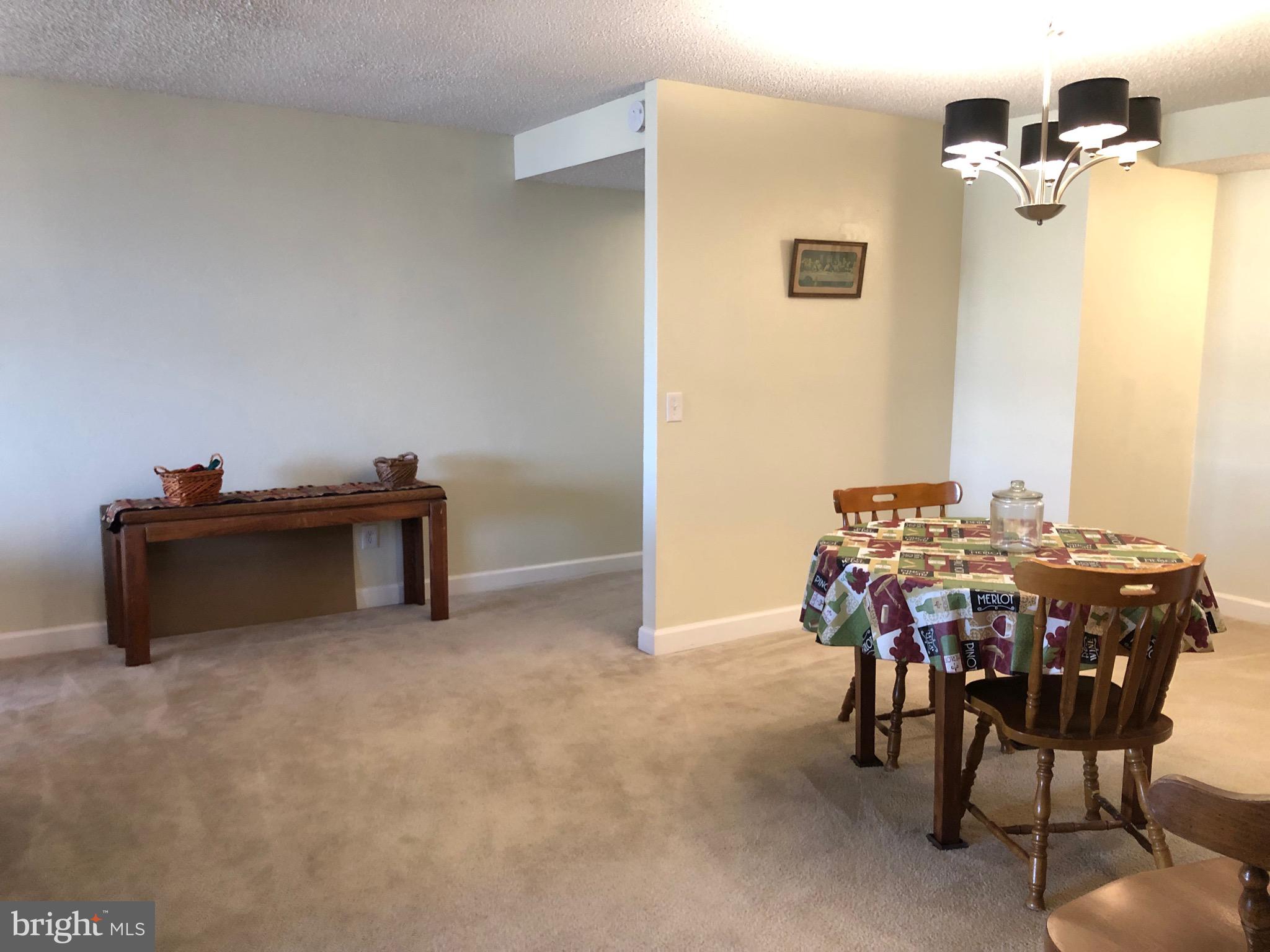 ALEXANDRIA KNOLLS - Residential