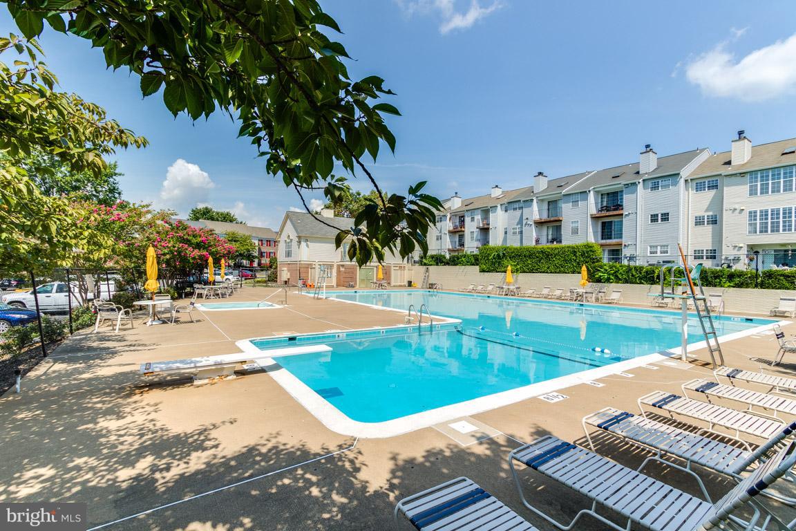 FOX CHAPEL AT TUDOR KNOLLS - Residential