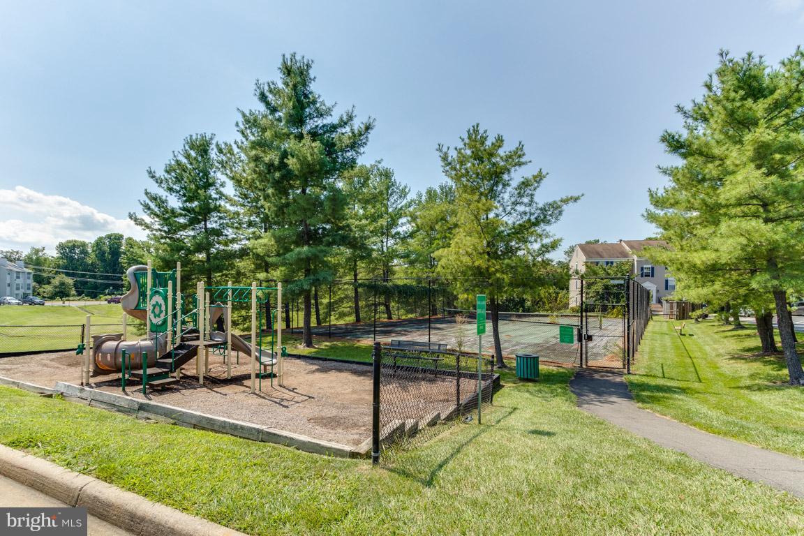 FOX CHAPEL AT TUDOR KNOLLS - Residential