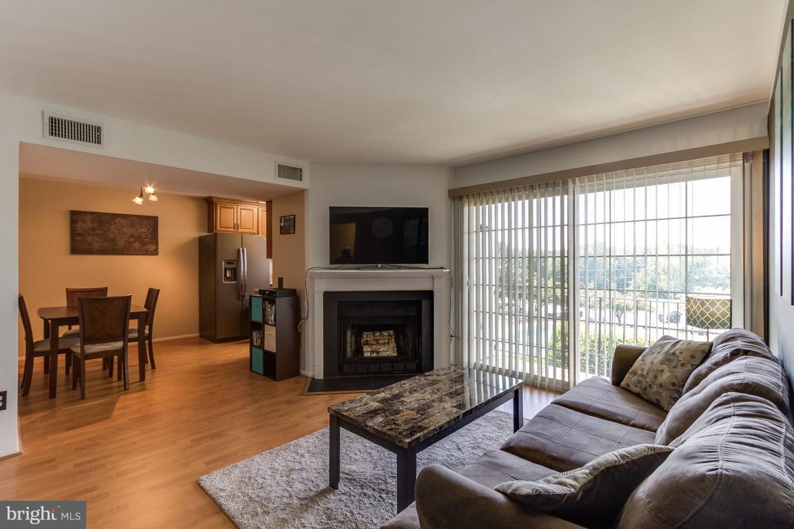 FOX CHAPEL AT TUDOR KNOLLS - Residential