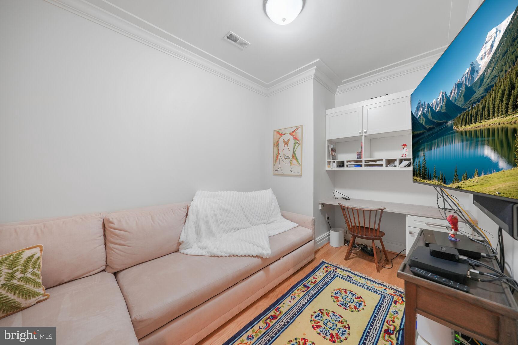 THE SIGNET - Residential